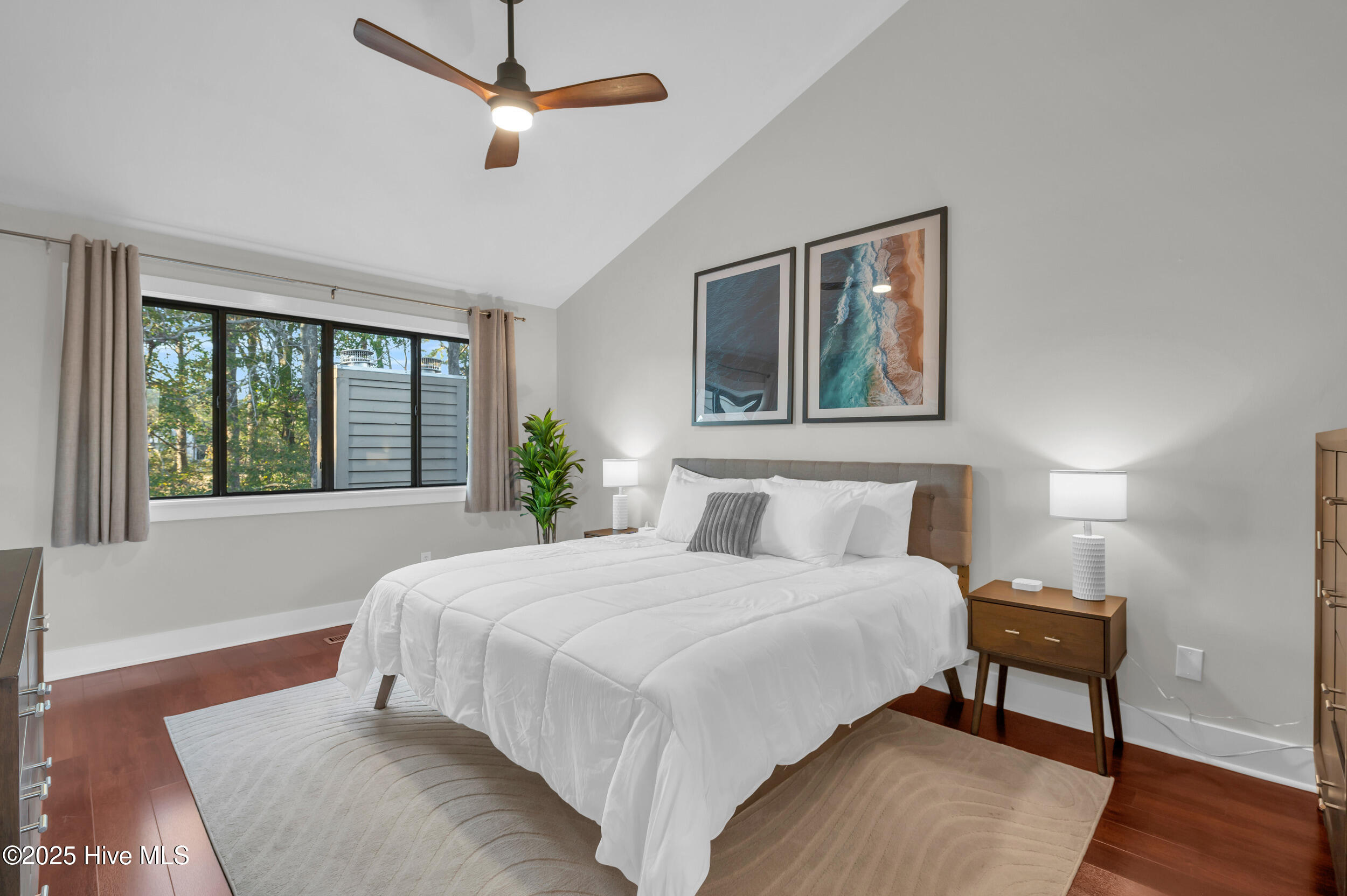 100546110 | Photo 13