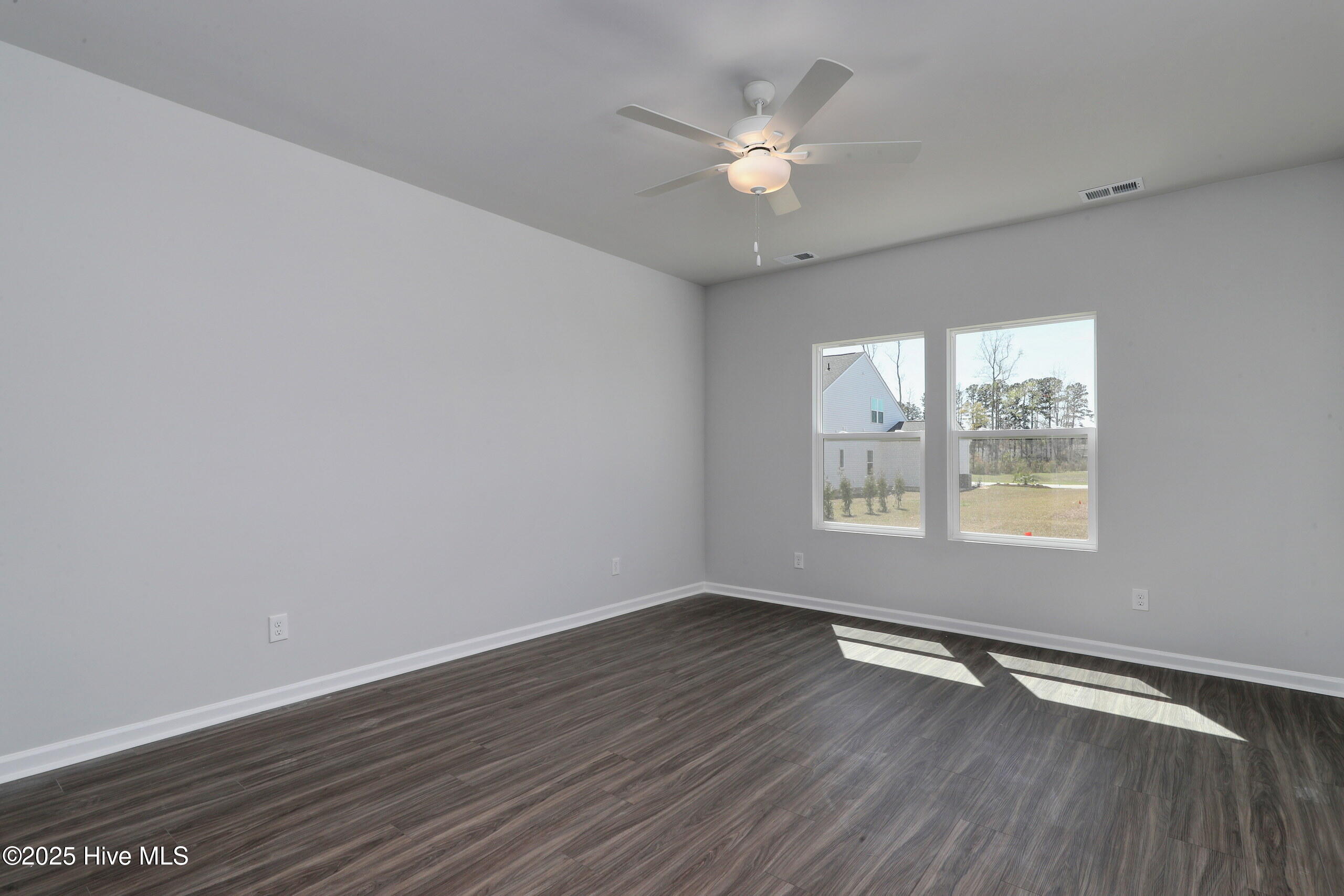 100552659 | Photo 26