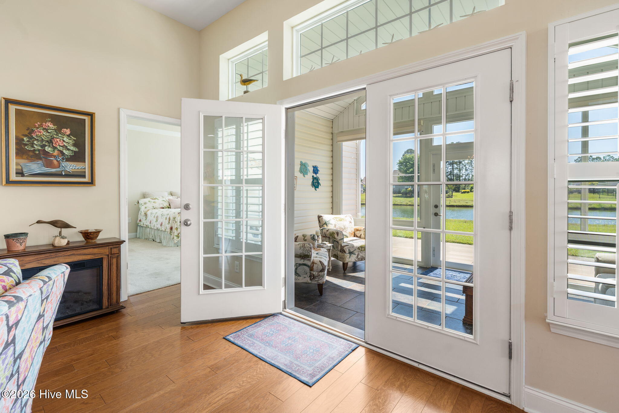 100569194 | Photo 28