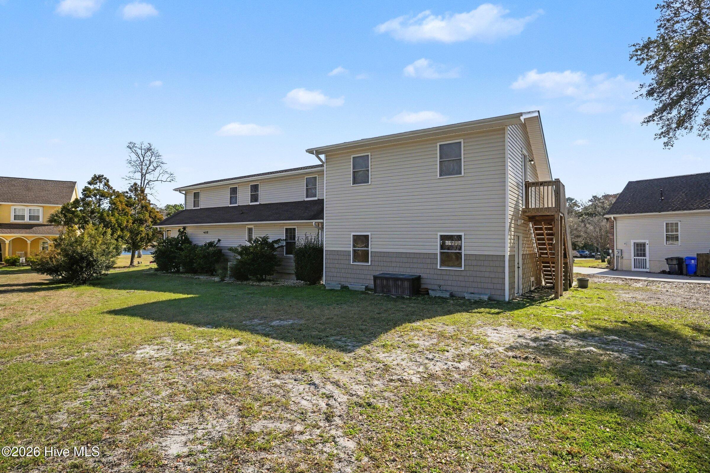 100561753 | Photo 28