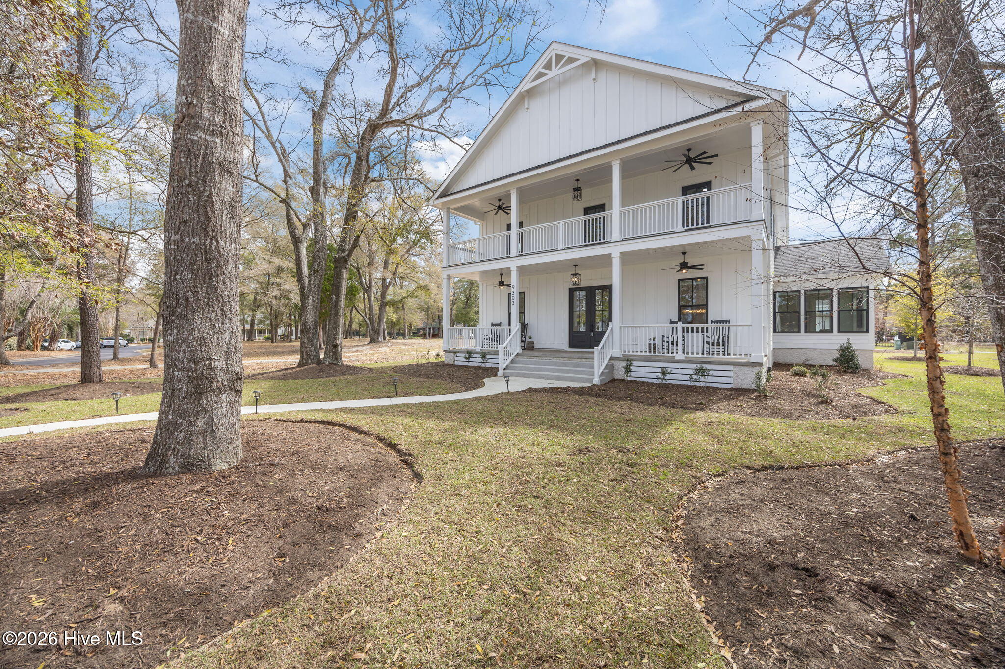 100561679 | Photo 35