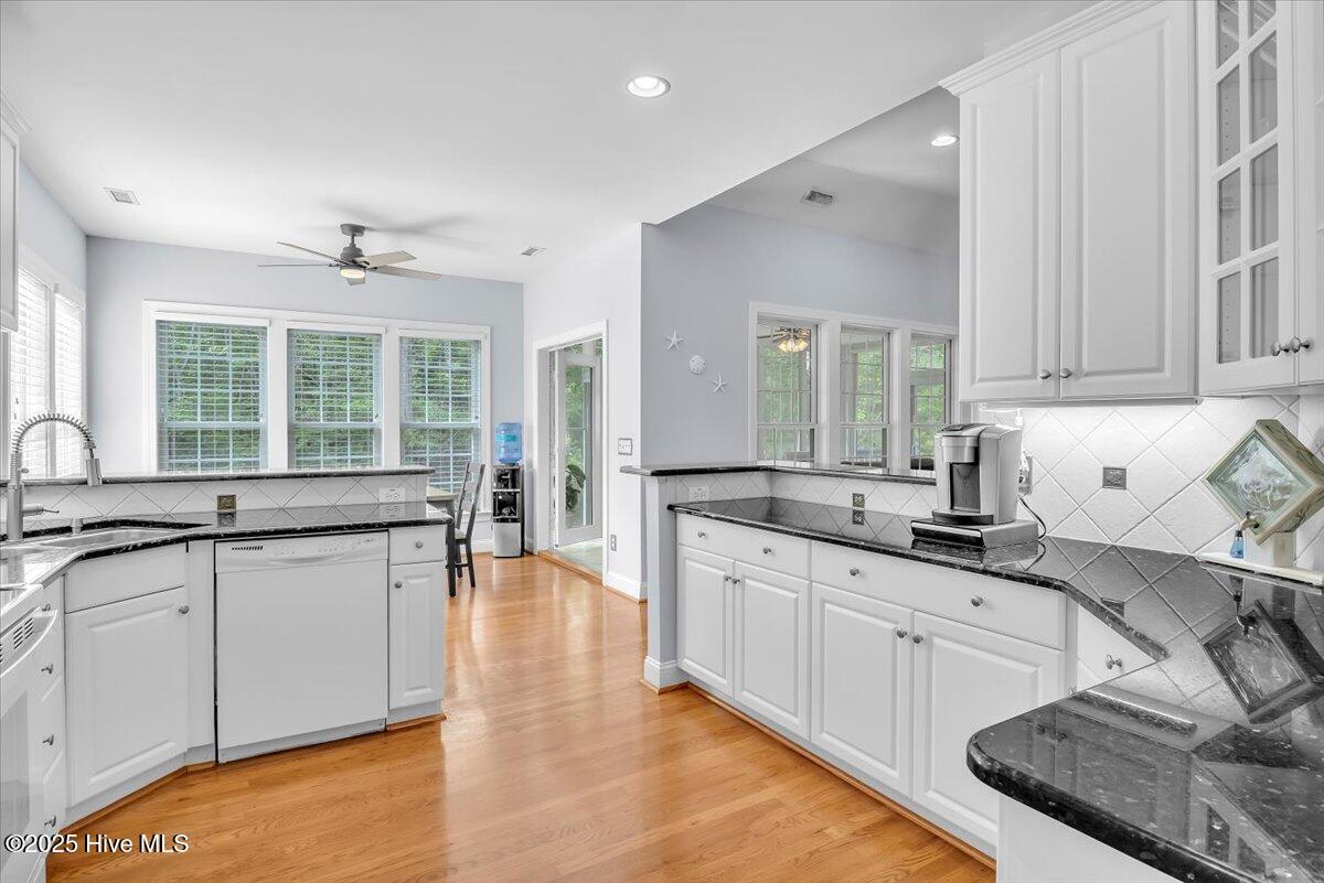 100506076 | Photo 11