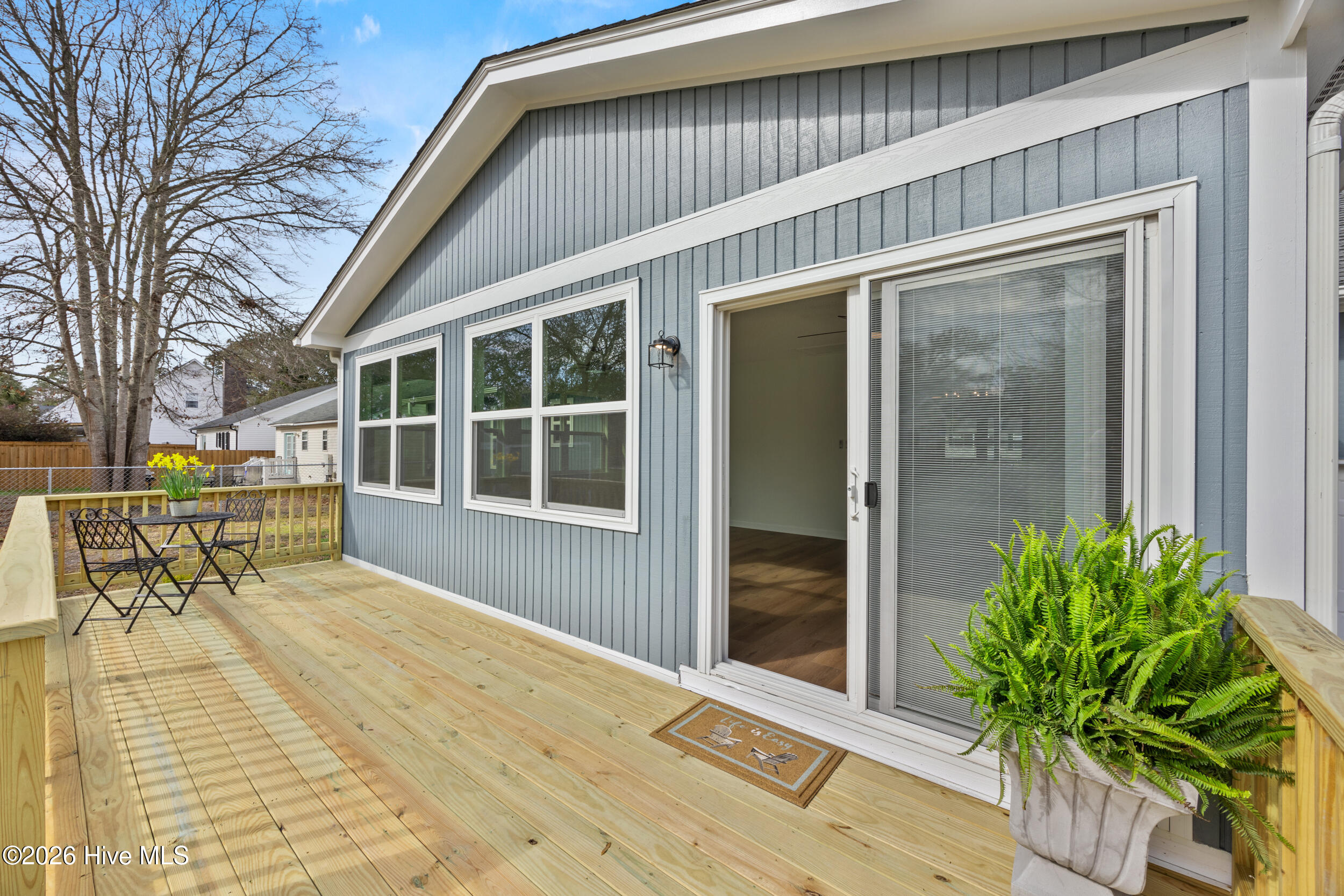 100559146 | Photo 45