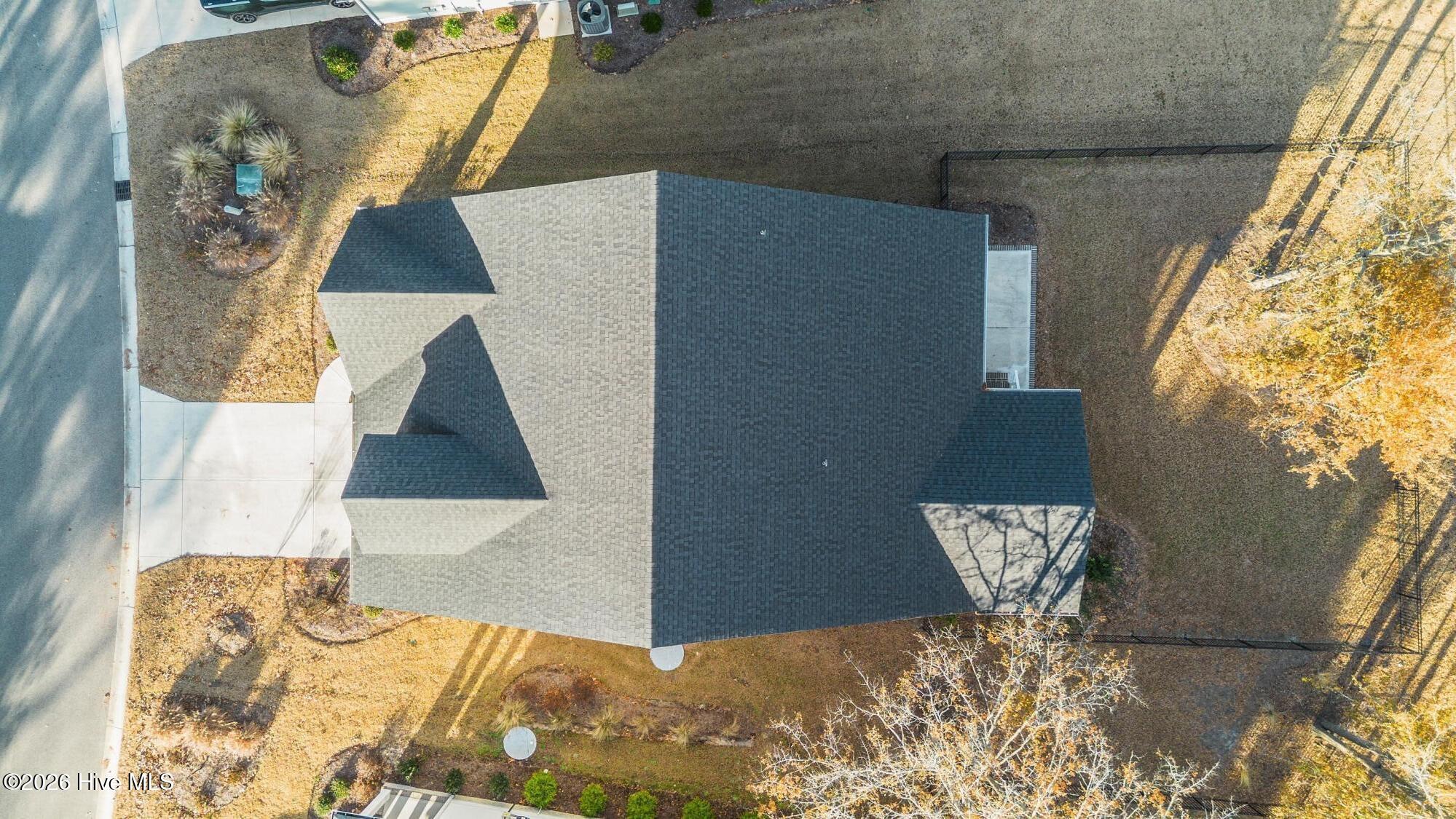 100549820 | Photo 40