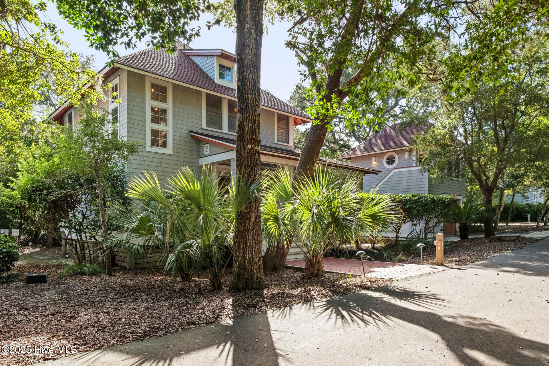 100534470 | Photo 42