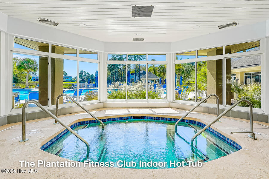 100514017 | Photo 21