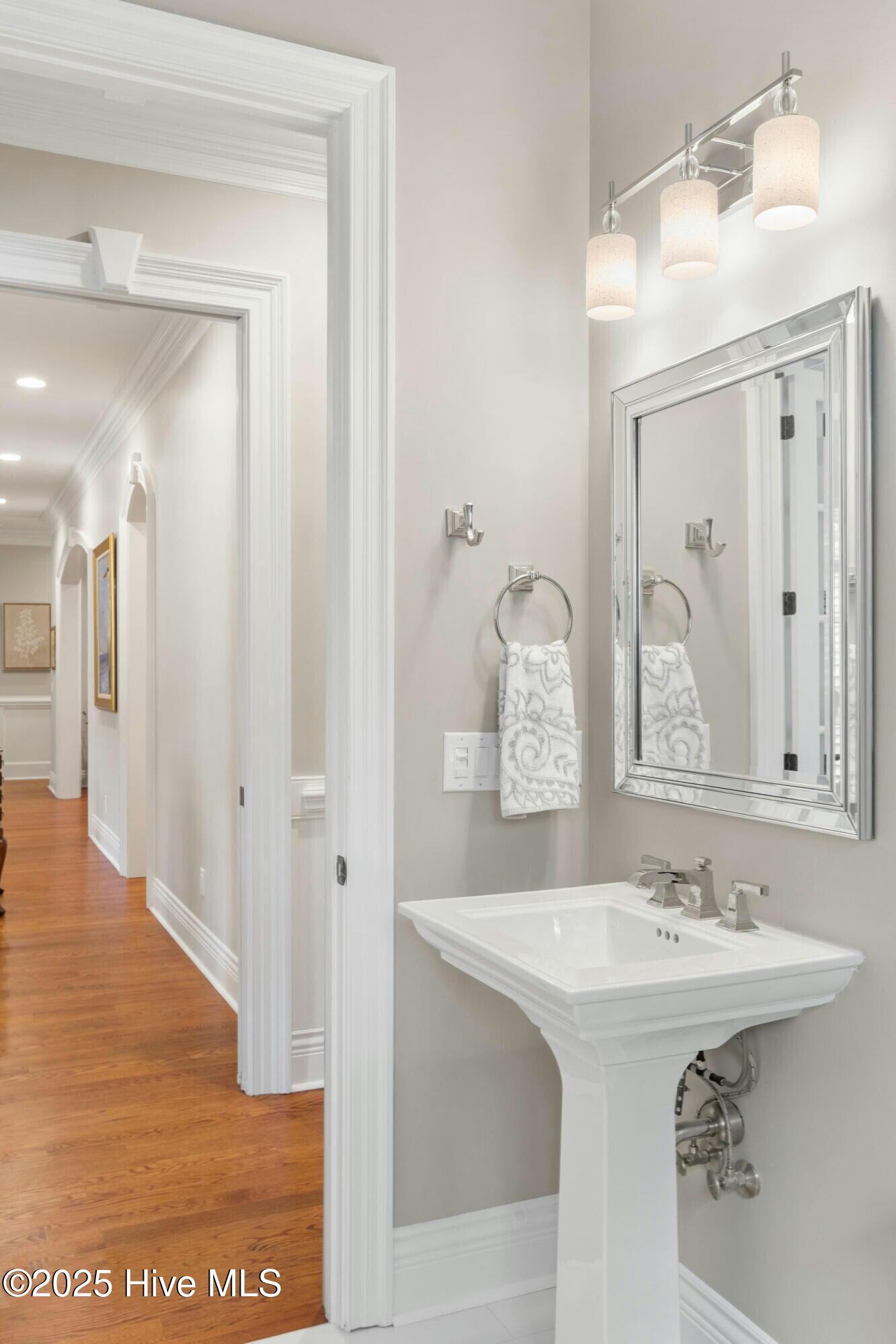 100549580 | Photo 42