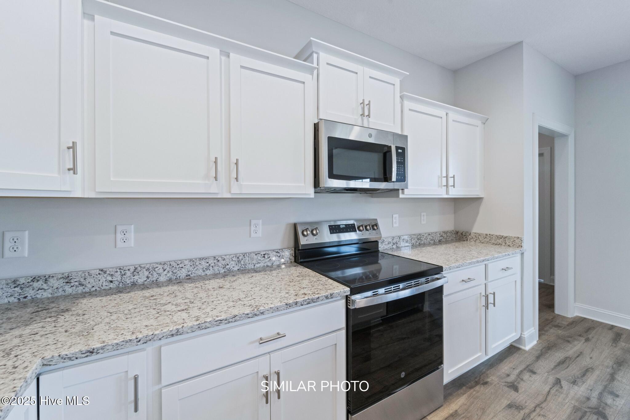 100518963 | Photo 19