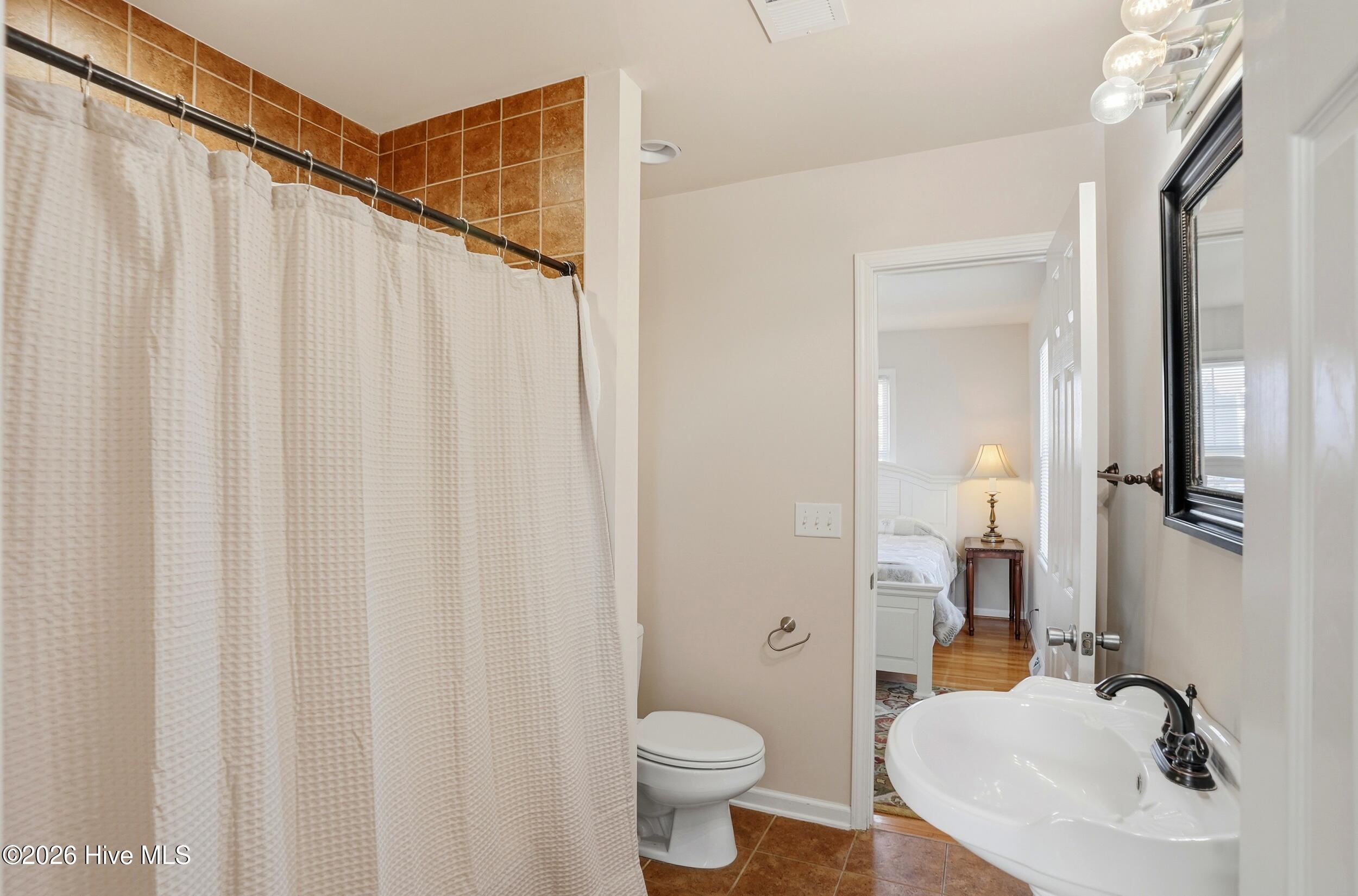 100554580 | Photo 28