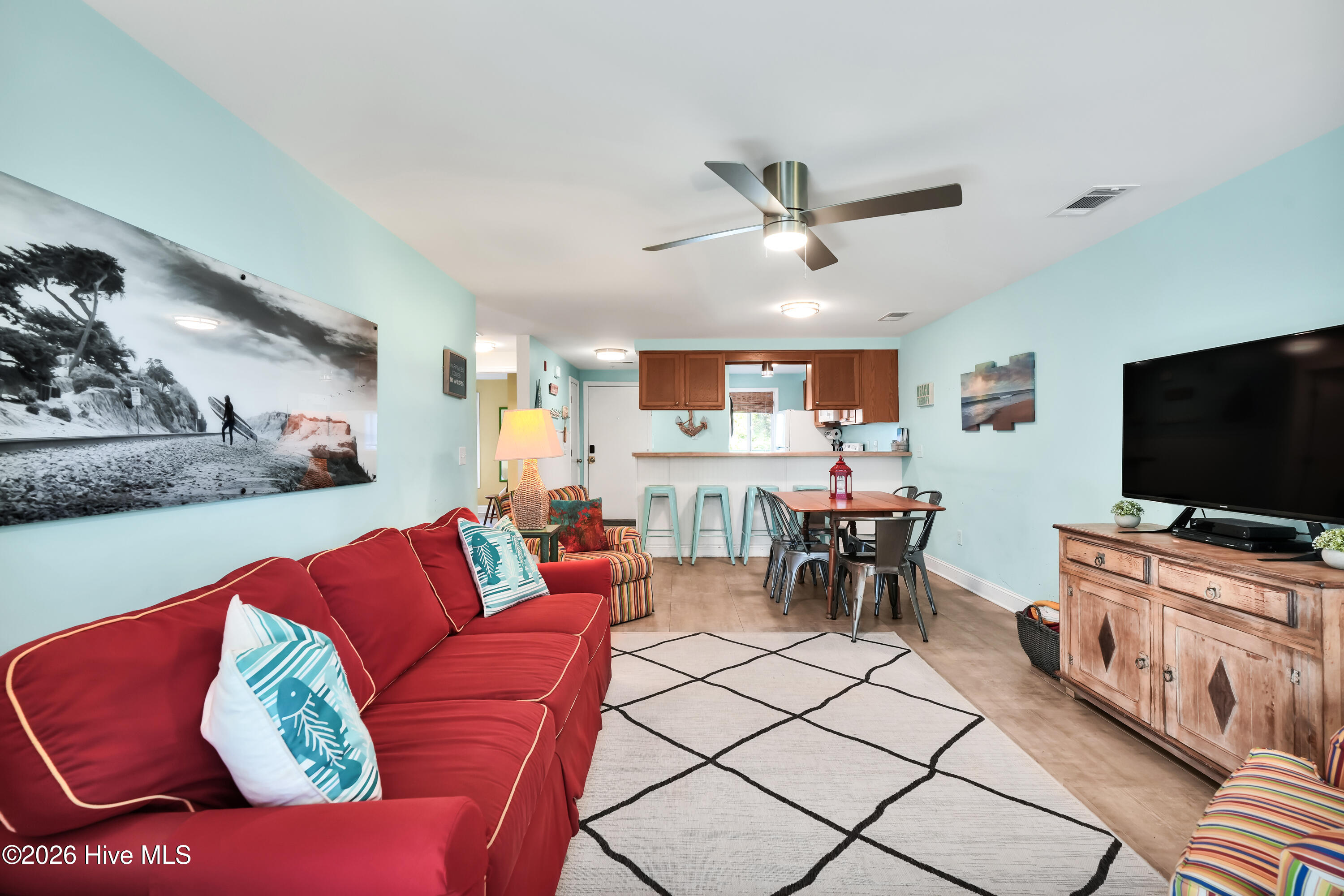 100568340 | Photo 15