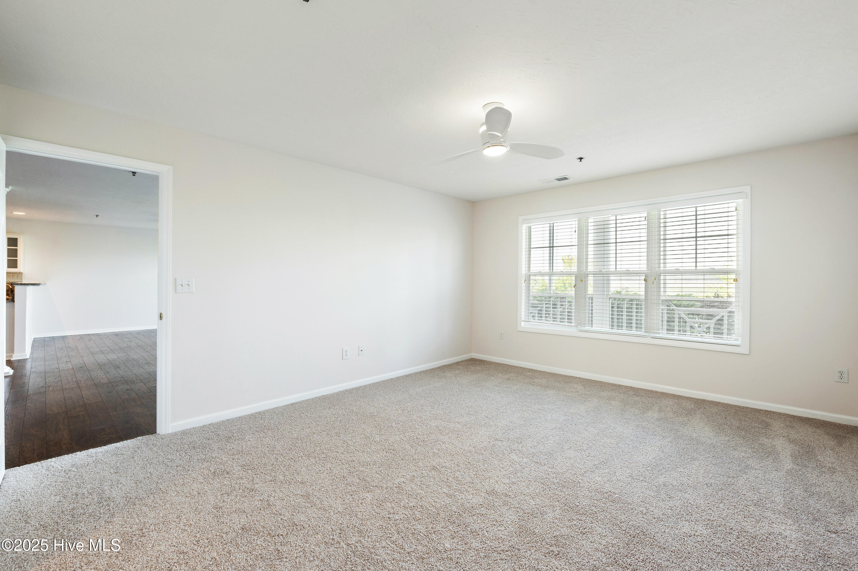 100558054 | Photo 27