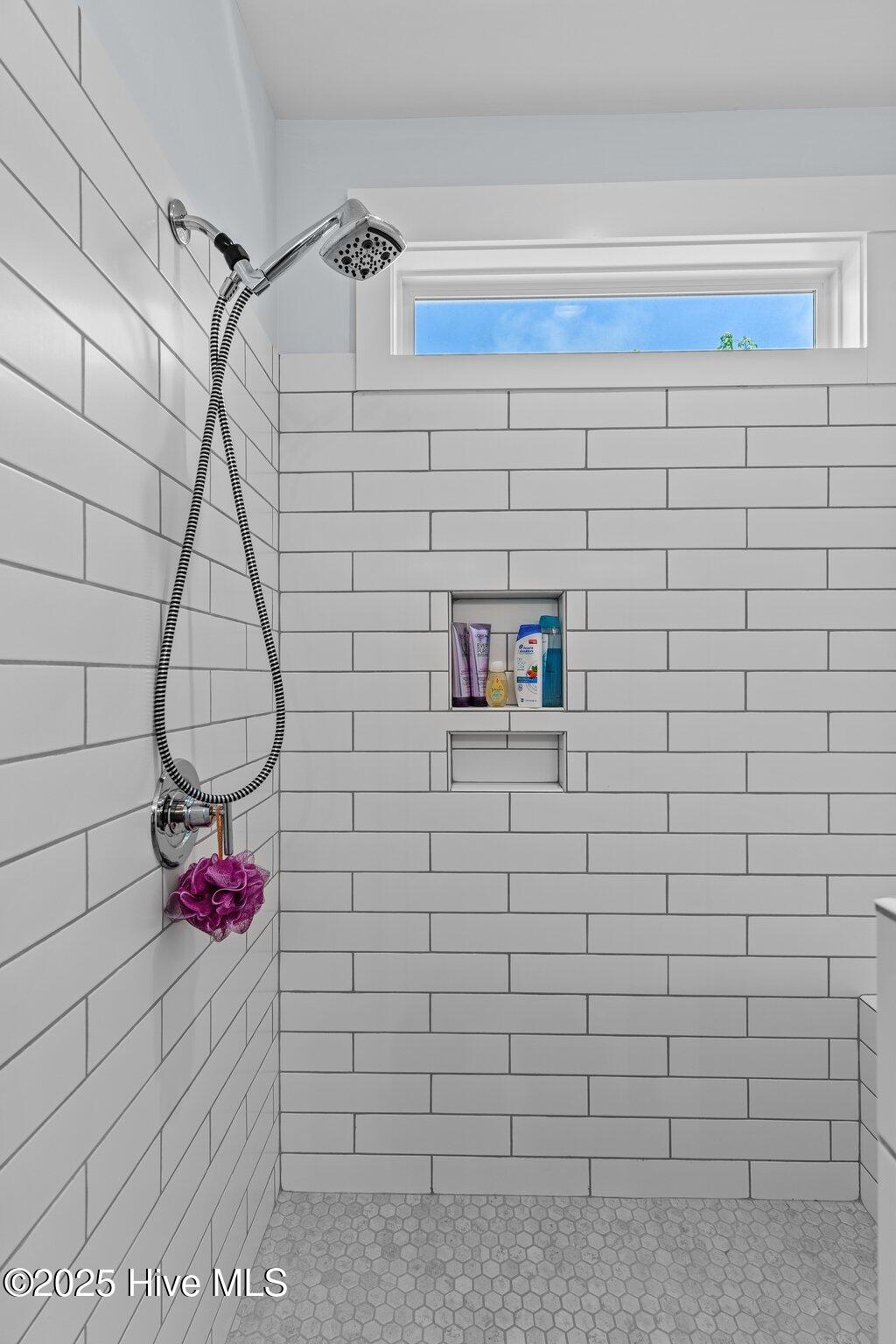 100517876 | Photo 37