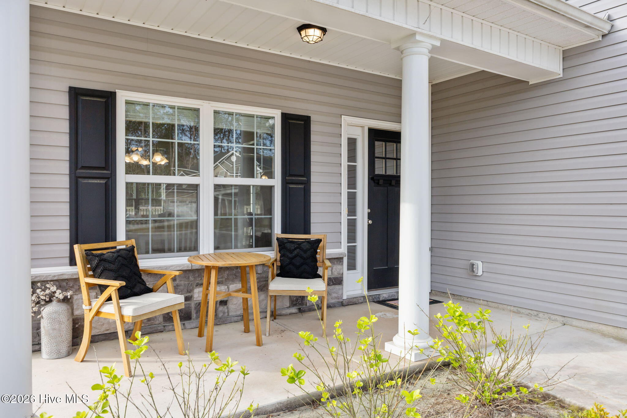 100563779 | Photo 48