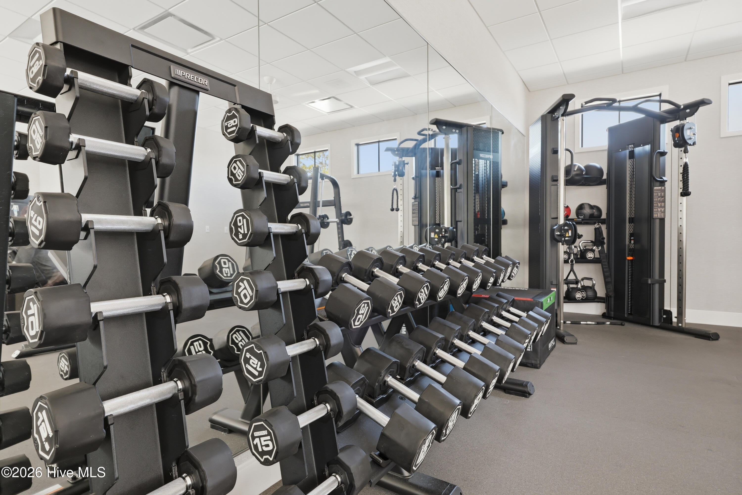 100569127 | Photo 71