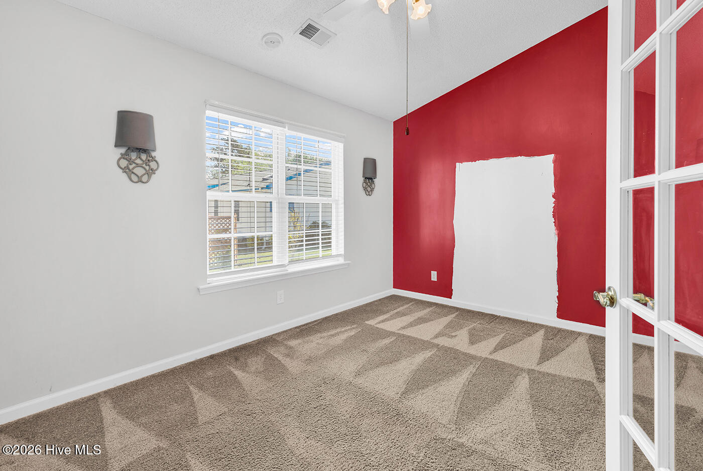 100563985 | Photo 17