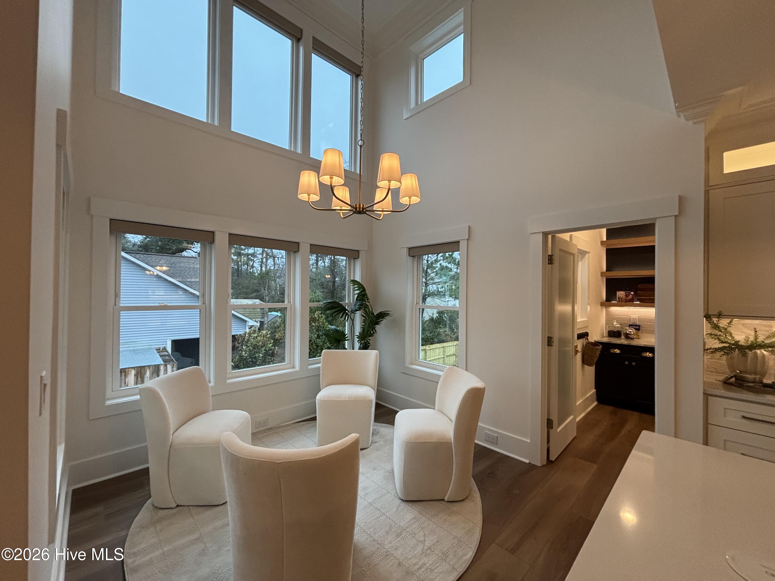 100516902 | Photo 64