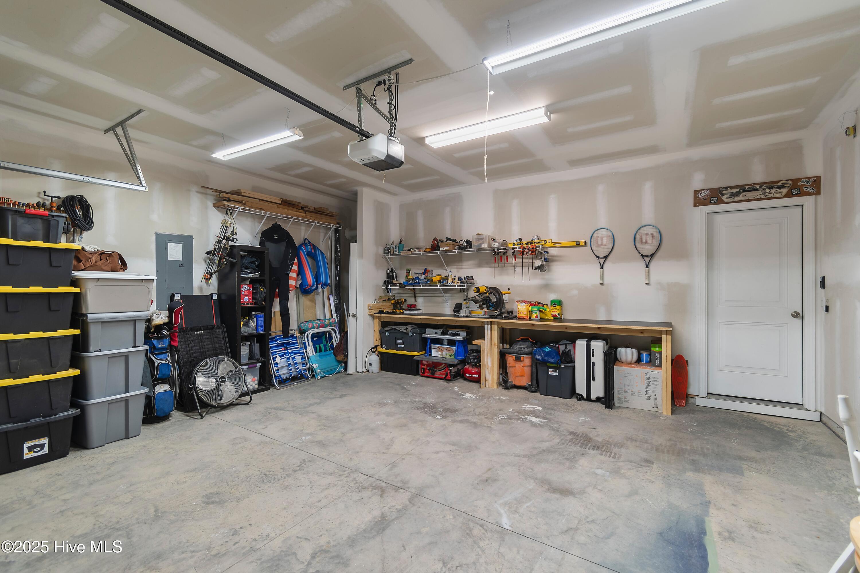 100538453 | Photo 41