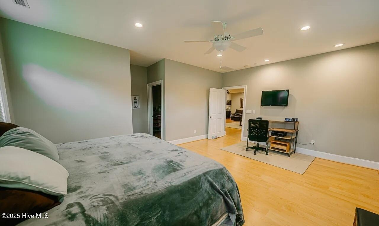 100547219 | Photo 36