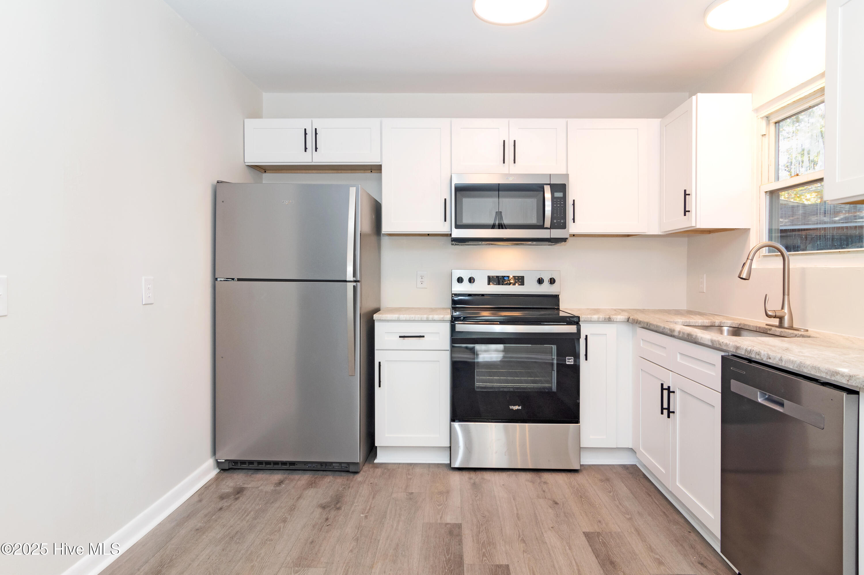 100541457 | Photo 22