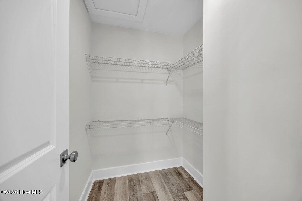 100561464 | Photo 17