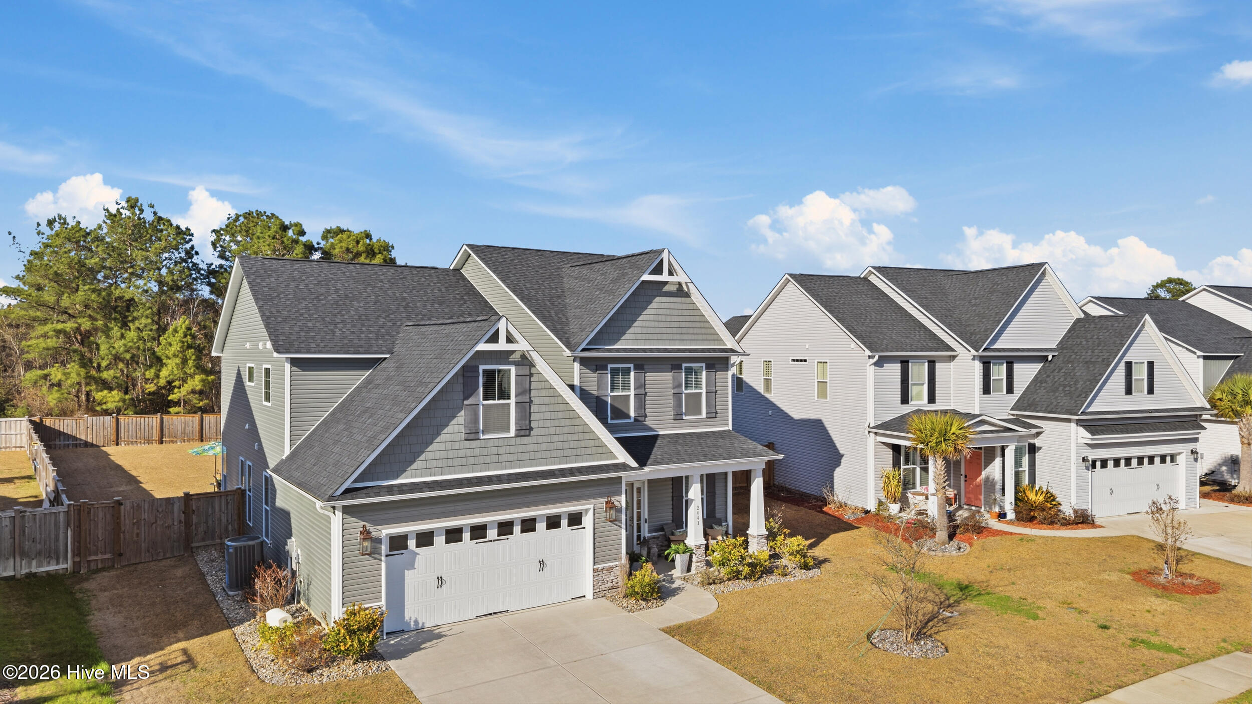 100558195 | Photo 47