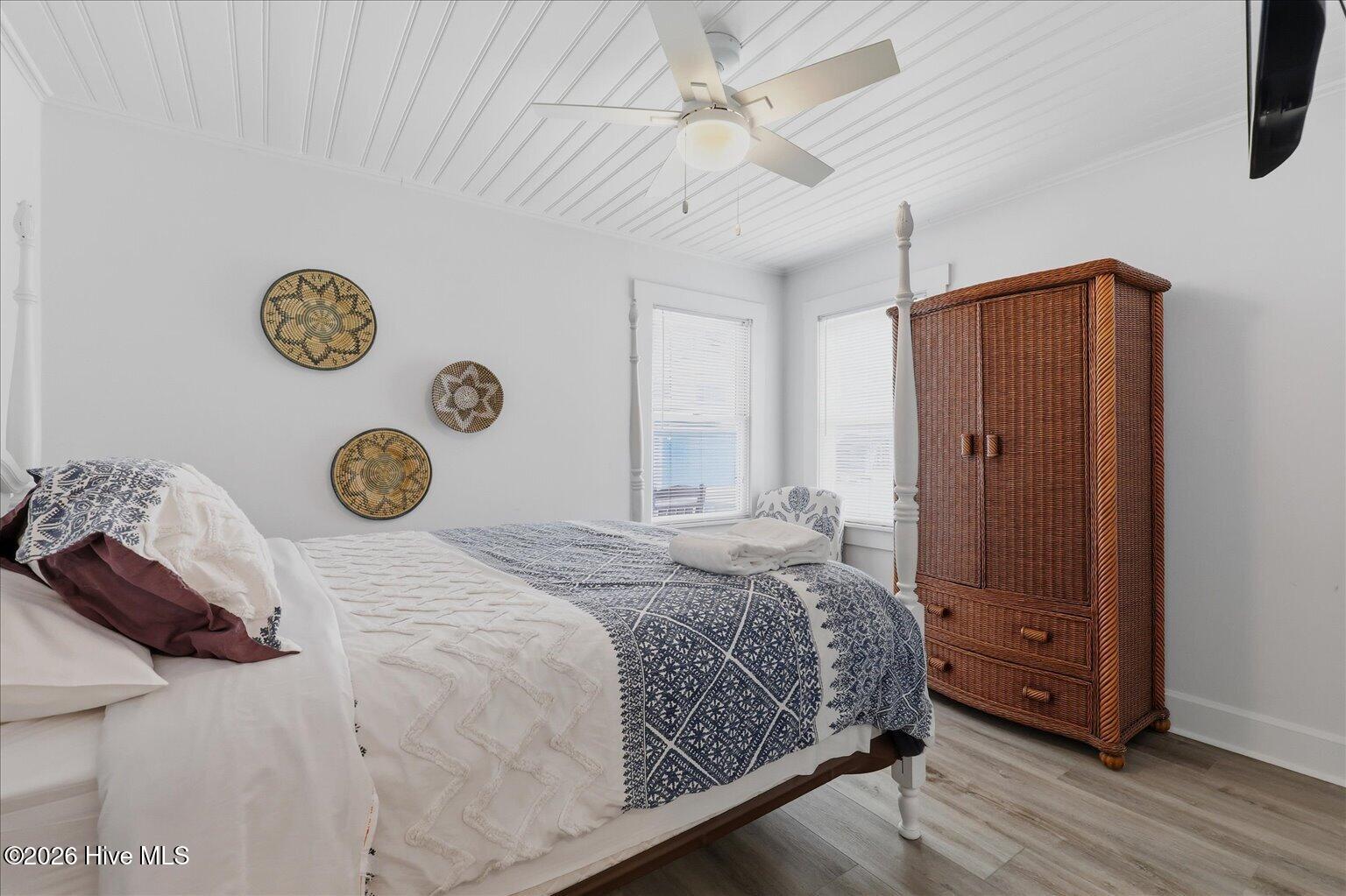 100570528 | Photo 16