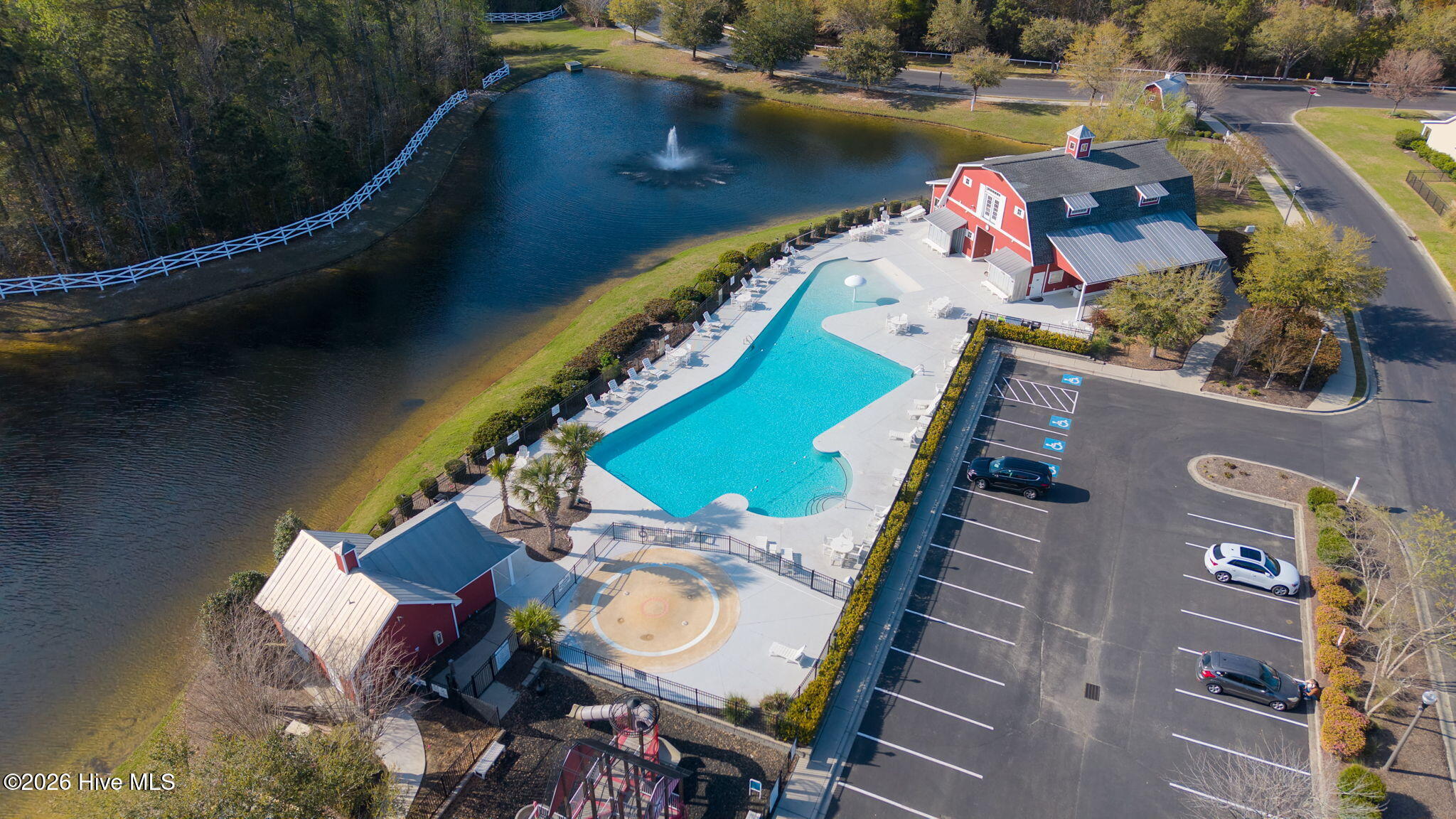 100562762 | Photo 33