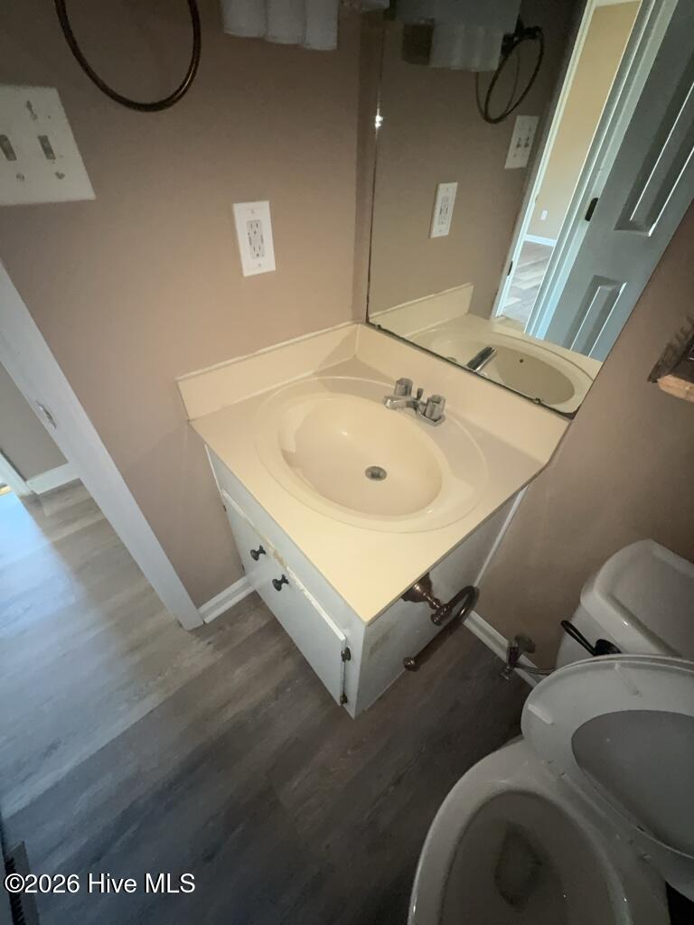 100558687 | Photo 15