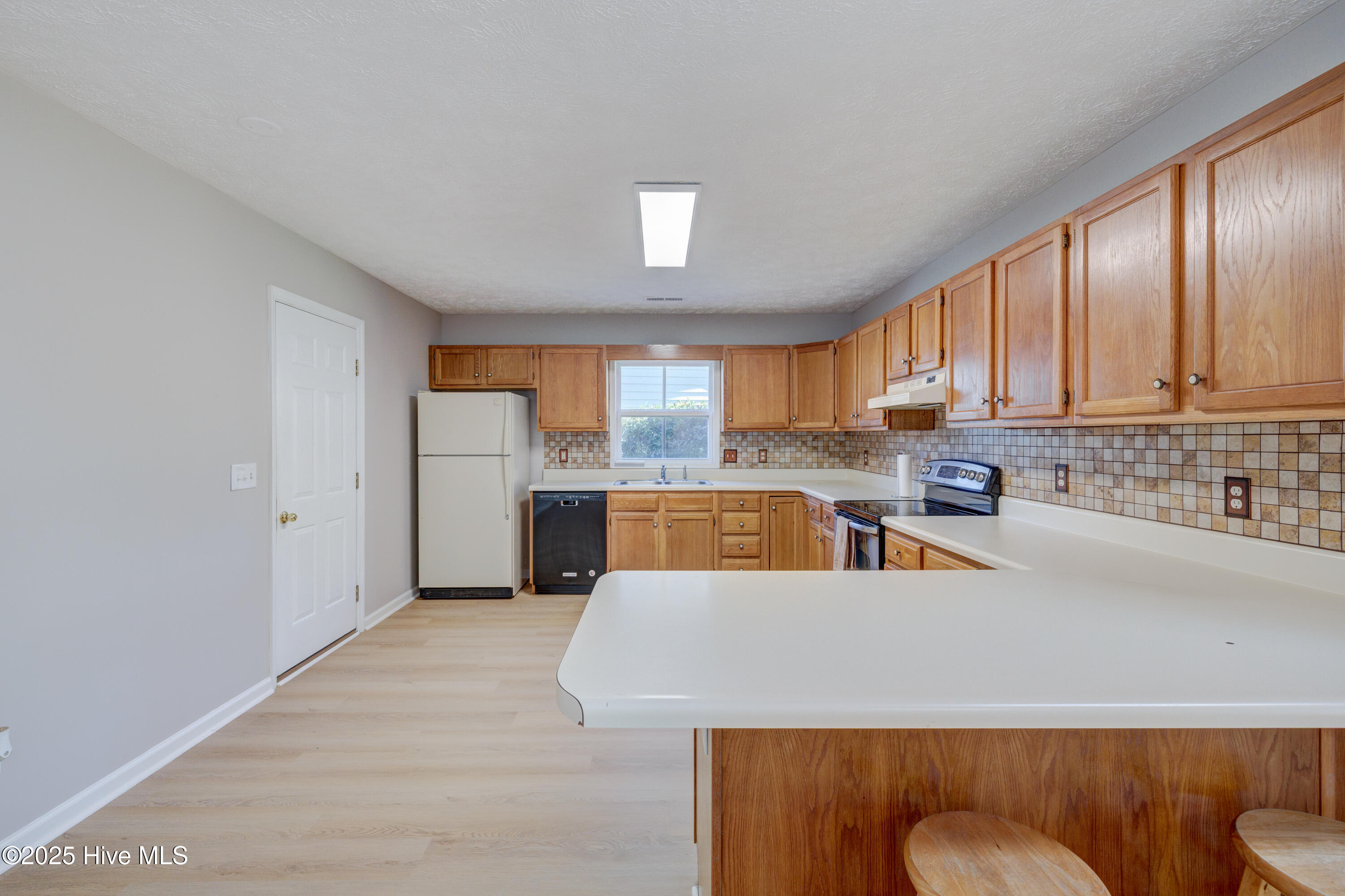 100526962 | Photo 17