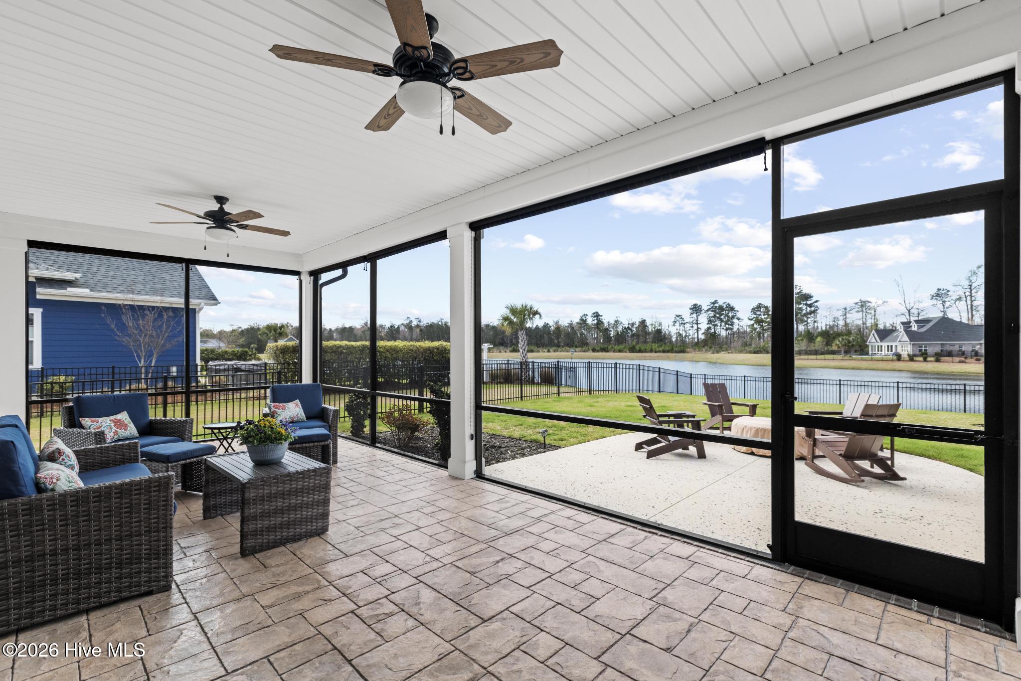 100561204 | Photo 54