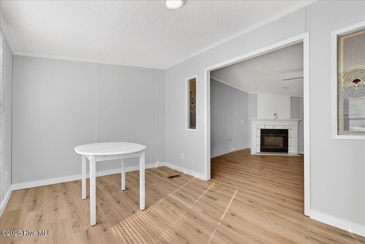 100543230 | Photo 11