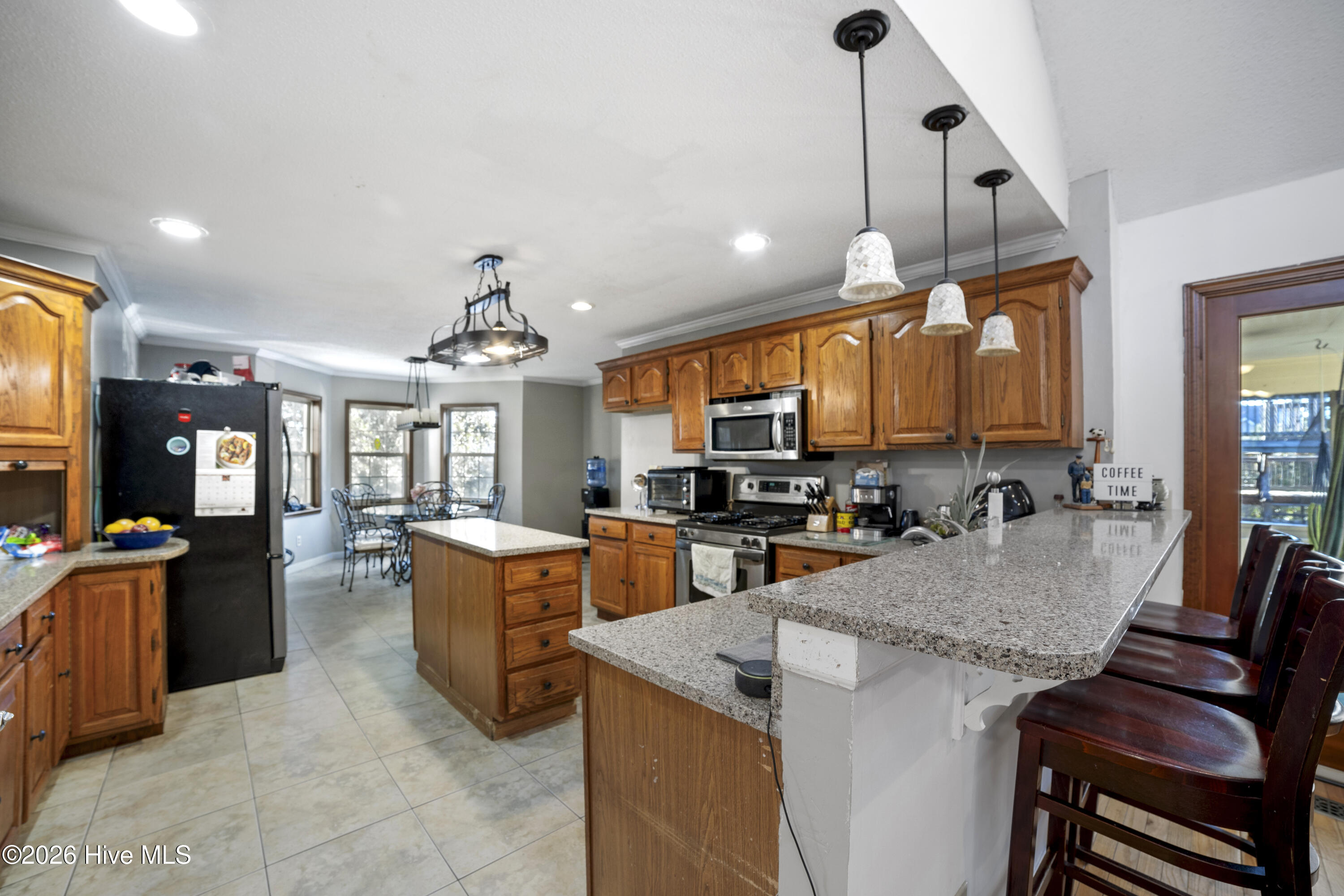 100541663 | Photo 16