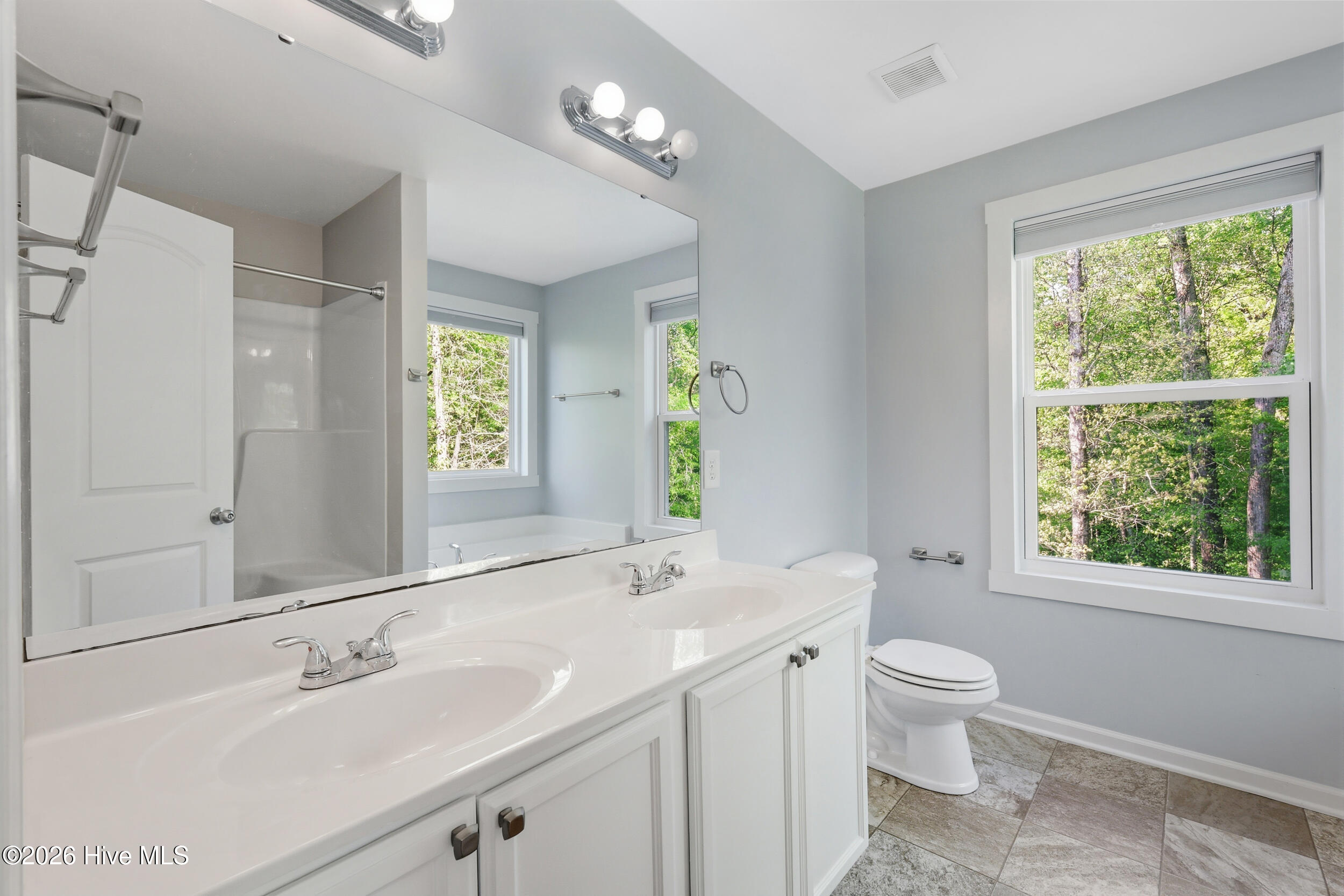 100567487 | Photo 12