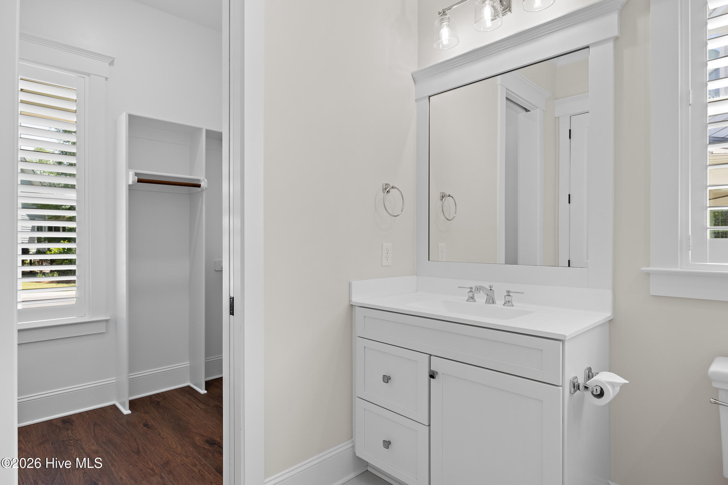 100569354 | Photo 31