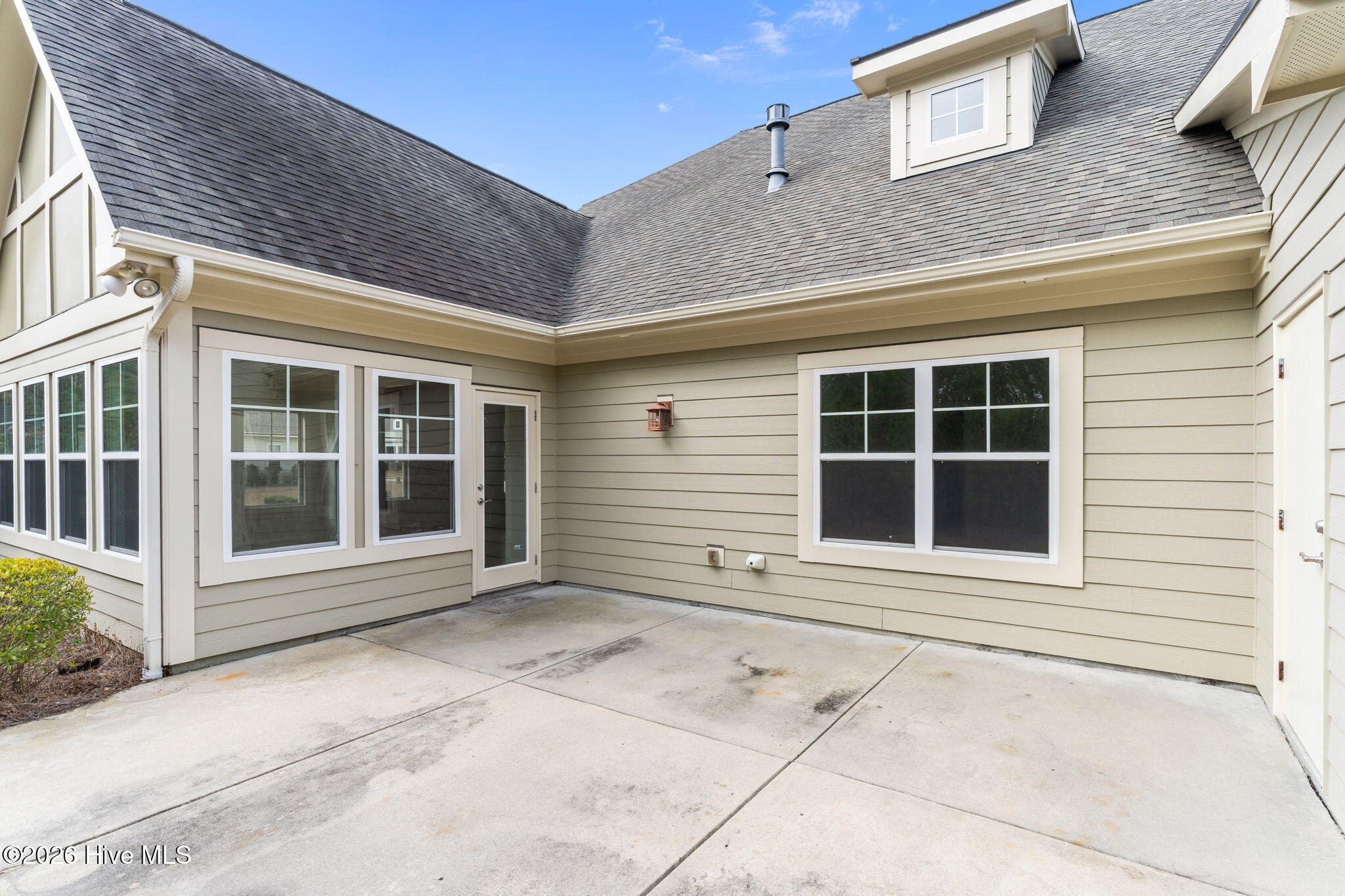 100558174 | Photo 31