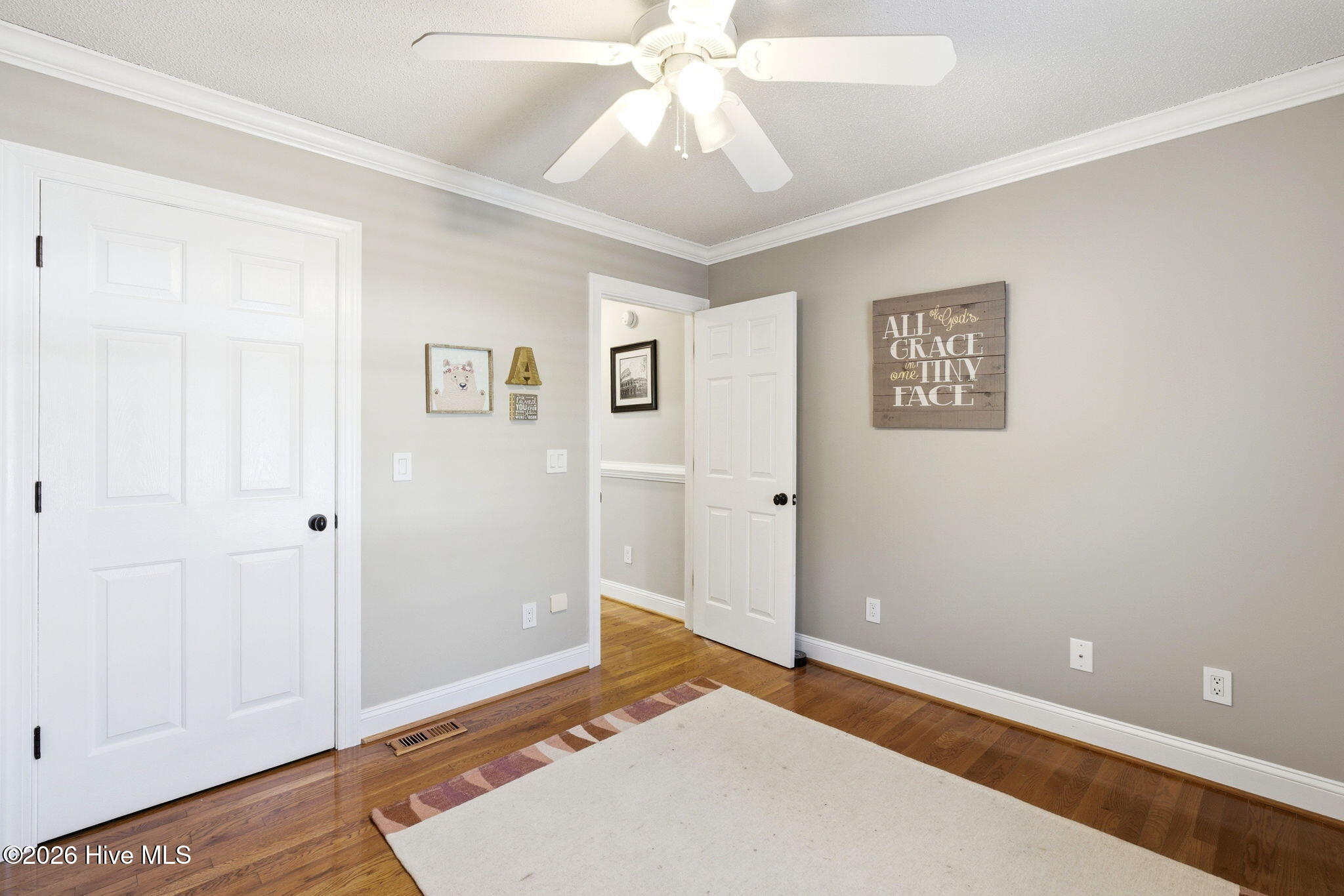 100563483 | Photo 29