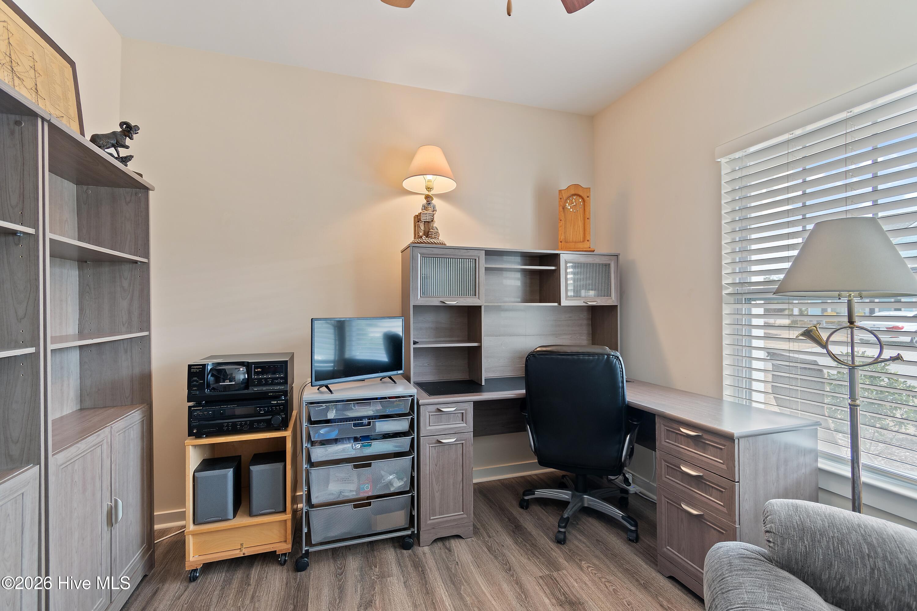 100557254 | Photo 30