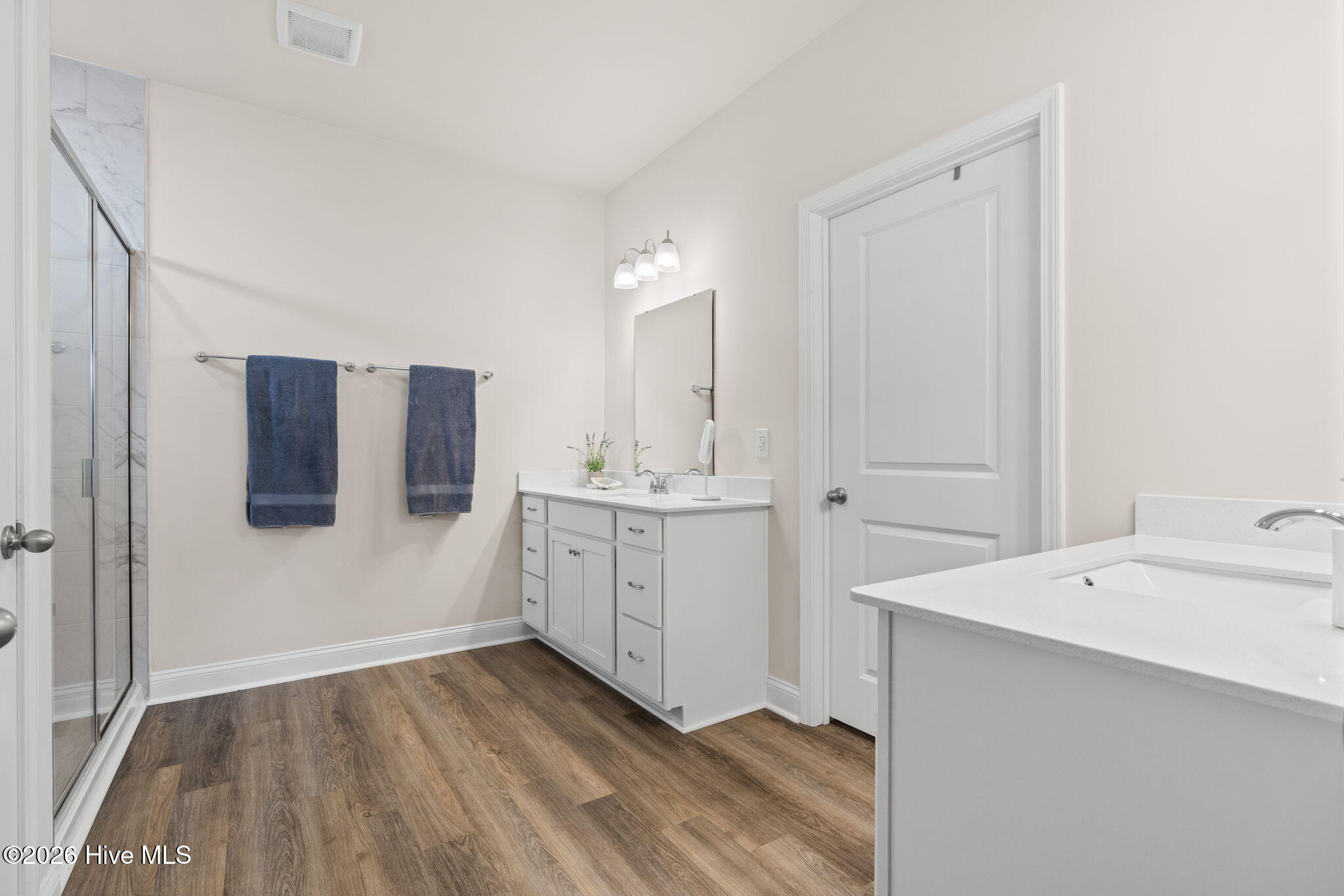 100555775 | Photo 22