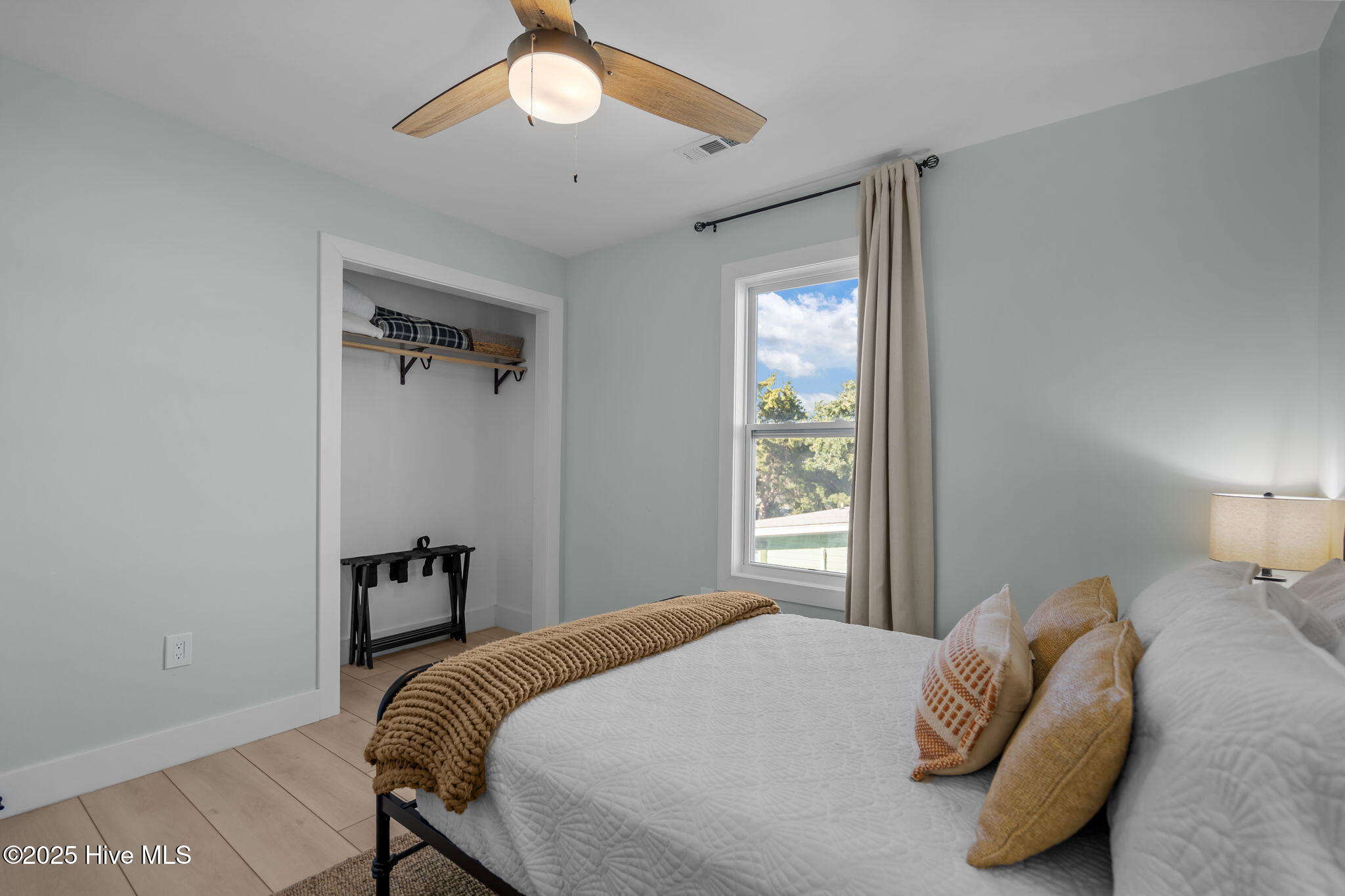 100541863 | Photo 24