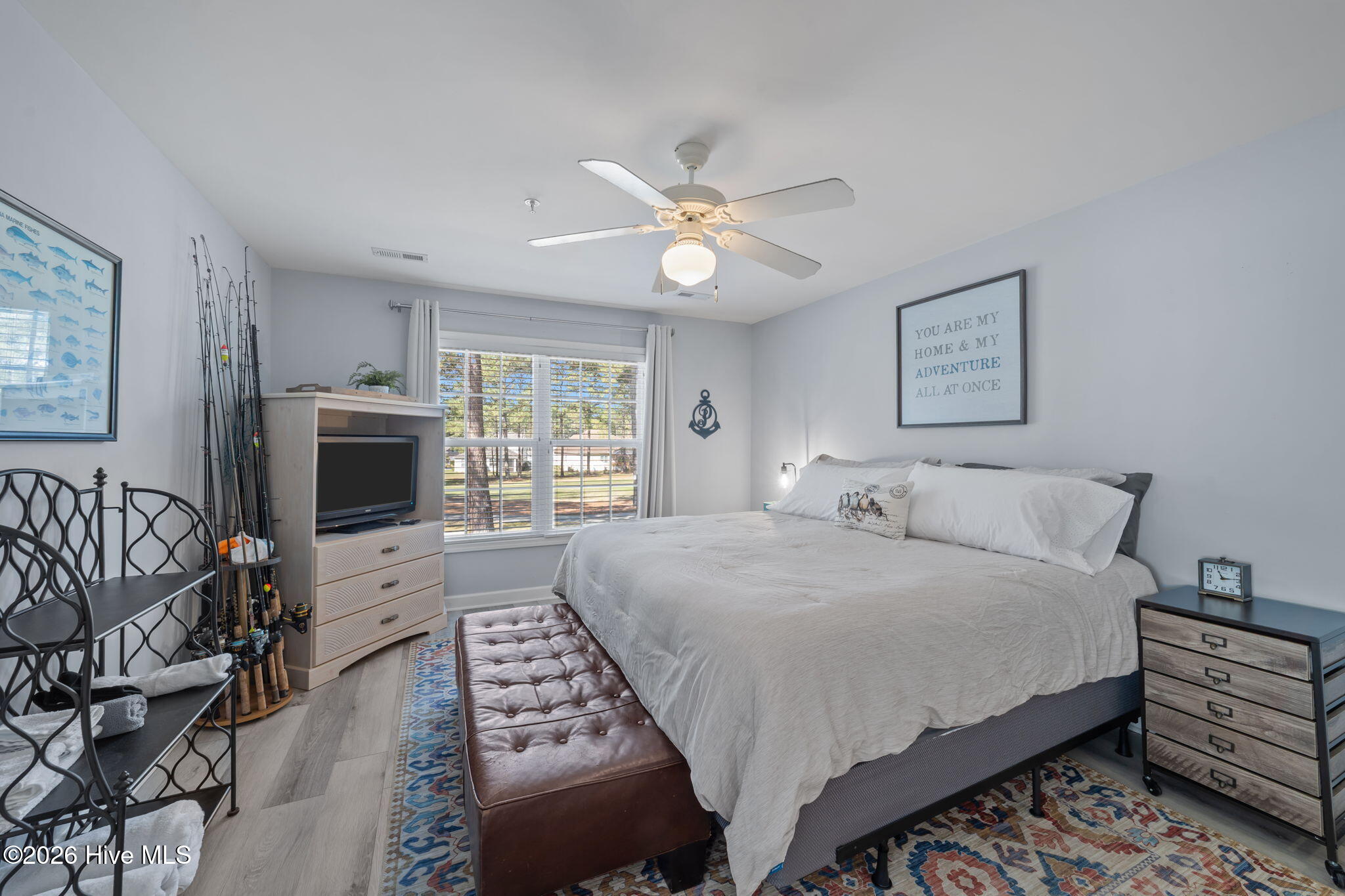 100561049 | Photo 11