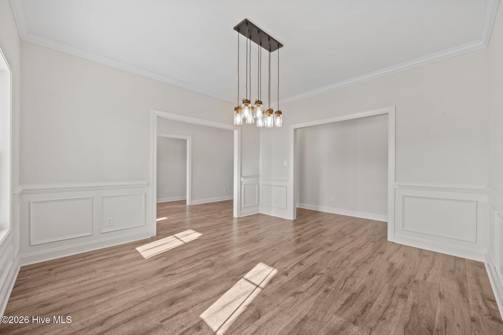 100561720 | Photo 21