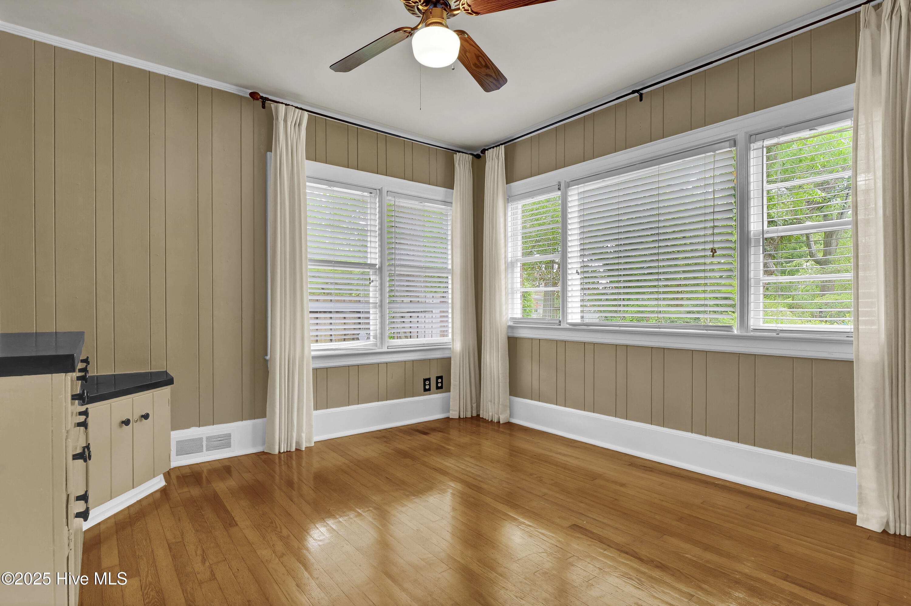 100523883 | Photo 20