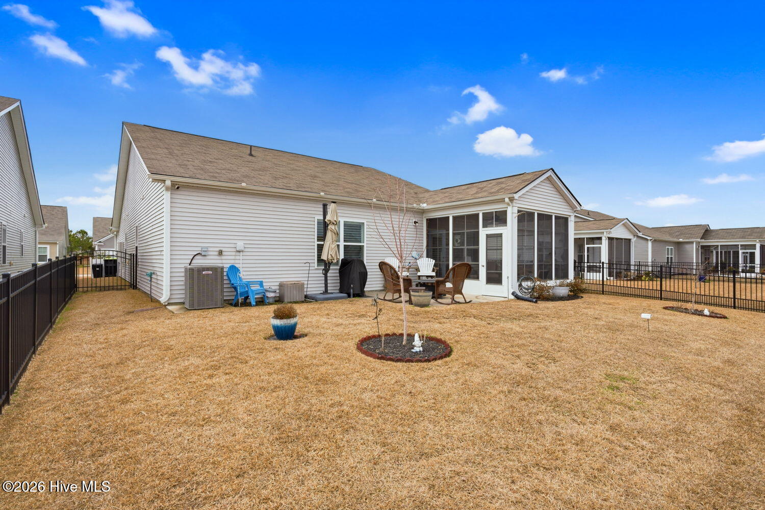 100555393 | Photo 37