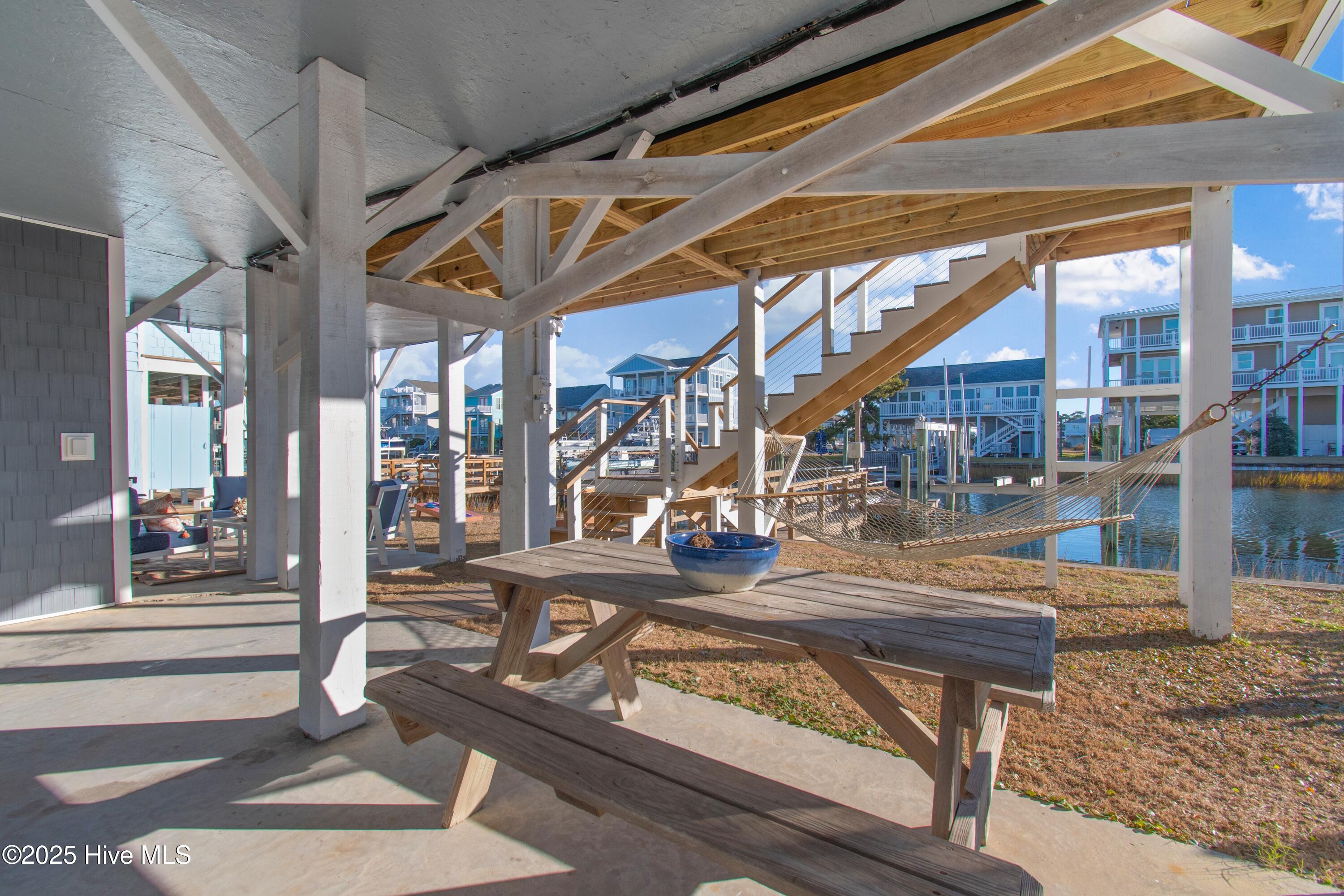 100546452 | Photo 38