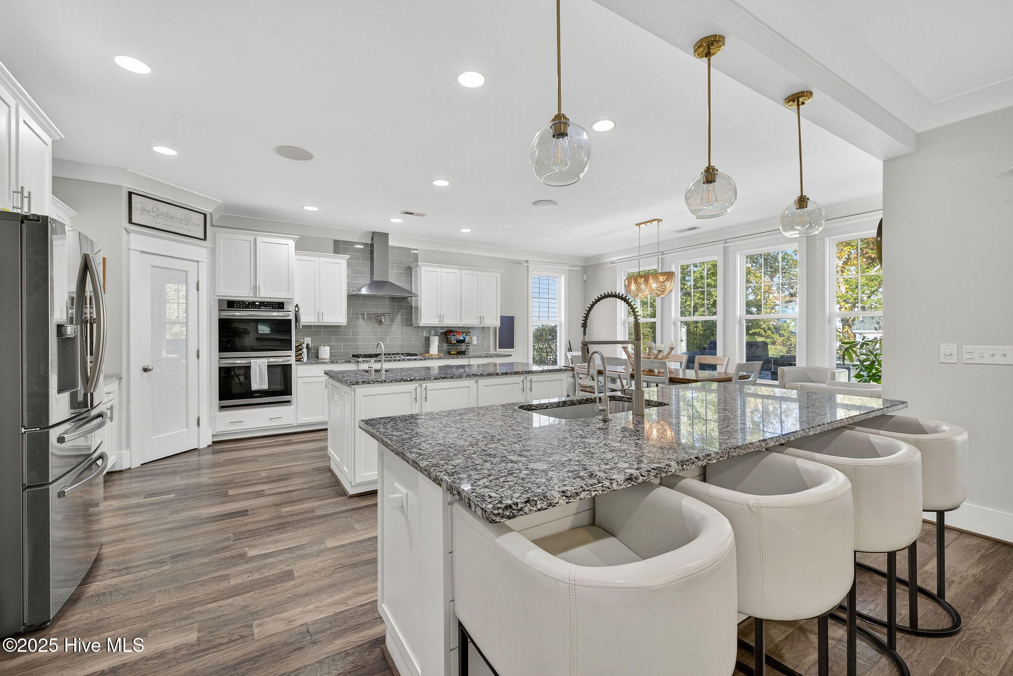 100540063 | Photo 21