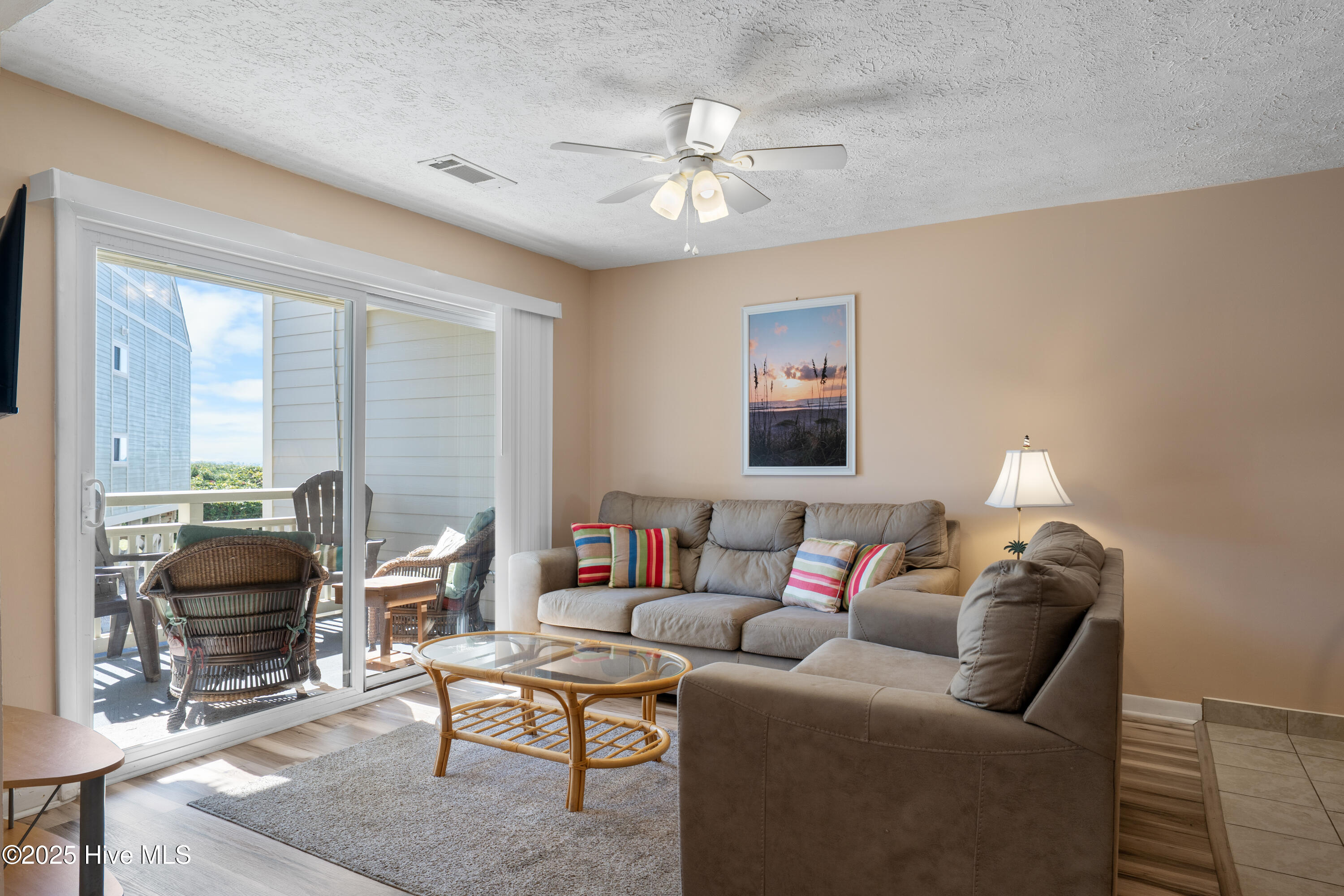 100539847 | Photo 25