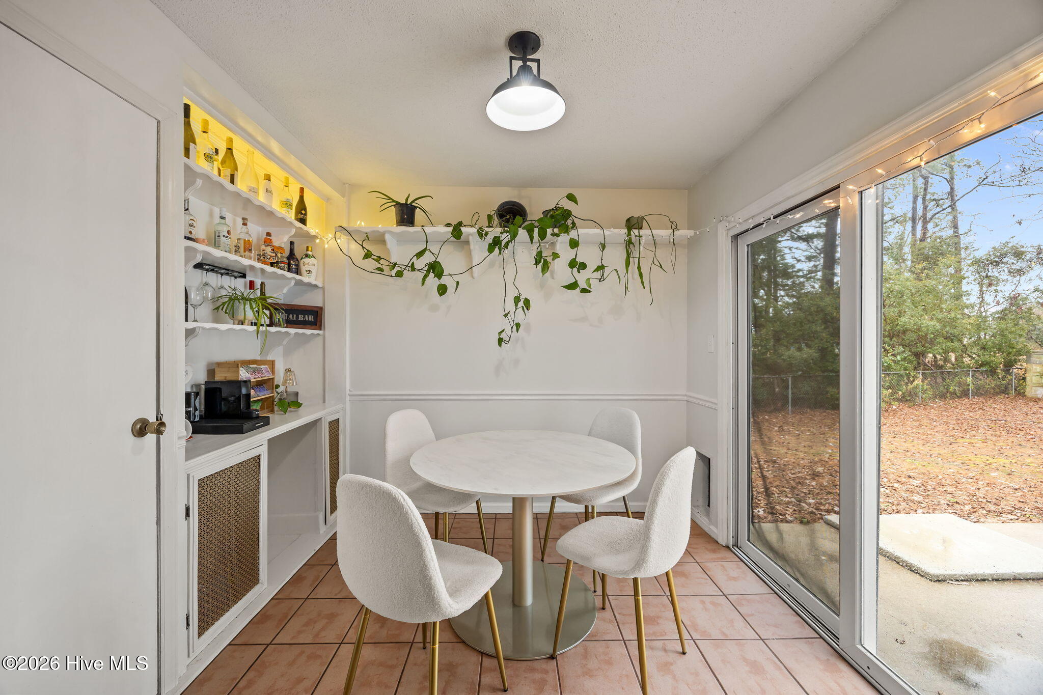 100559460 | Photo 18