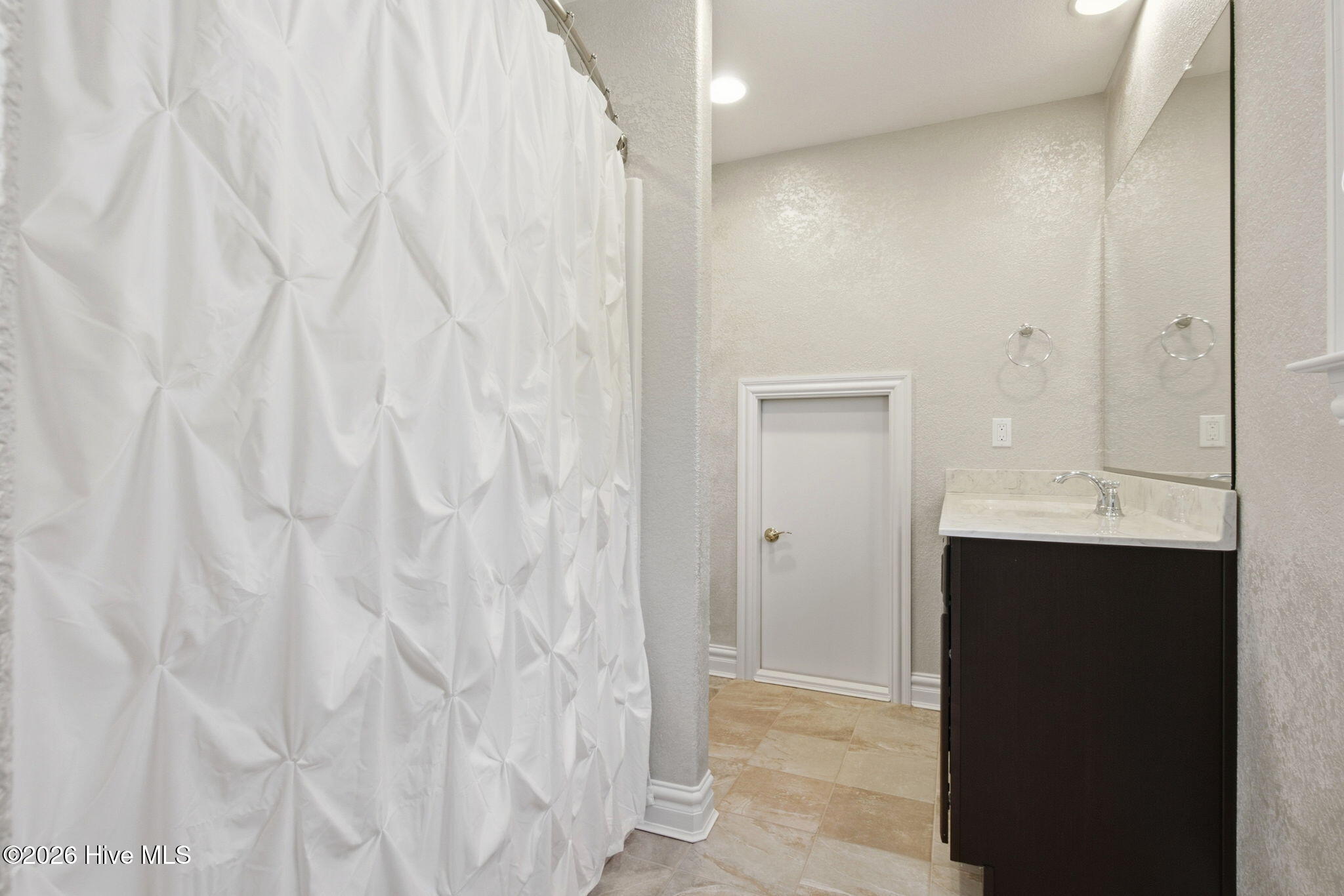 private bath in jr master