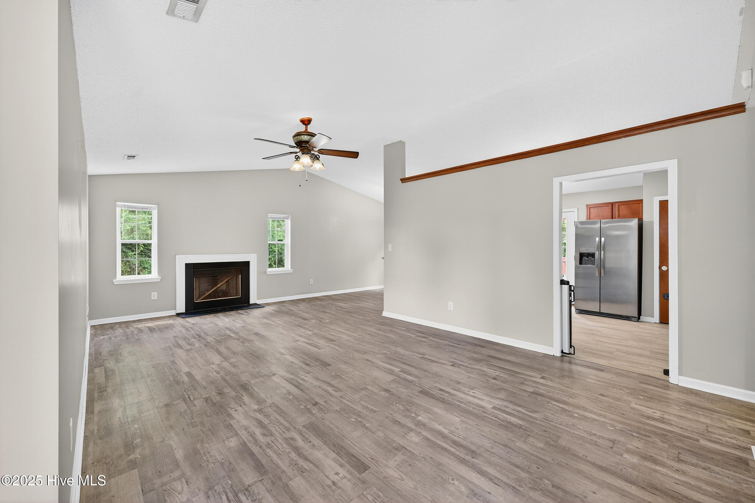 205 Bishop Drive, Jacksonville, NC 28540 – photo 4: 04
