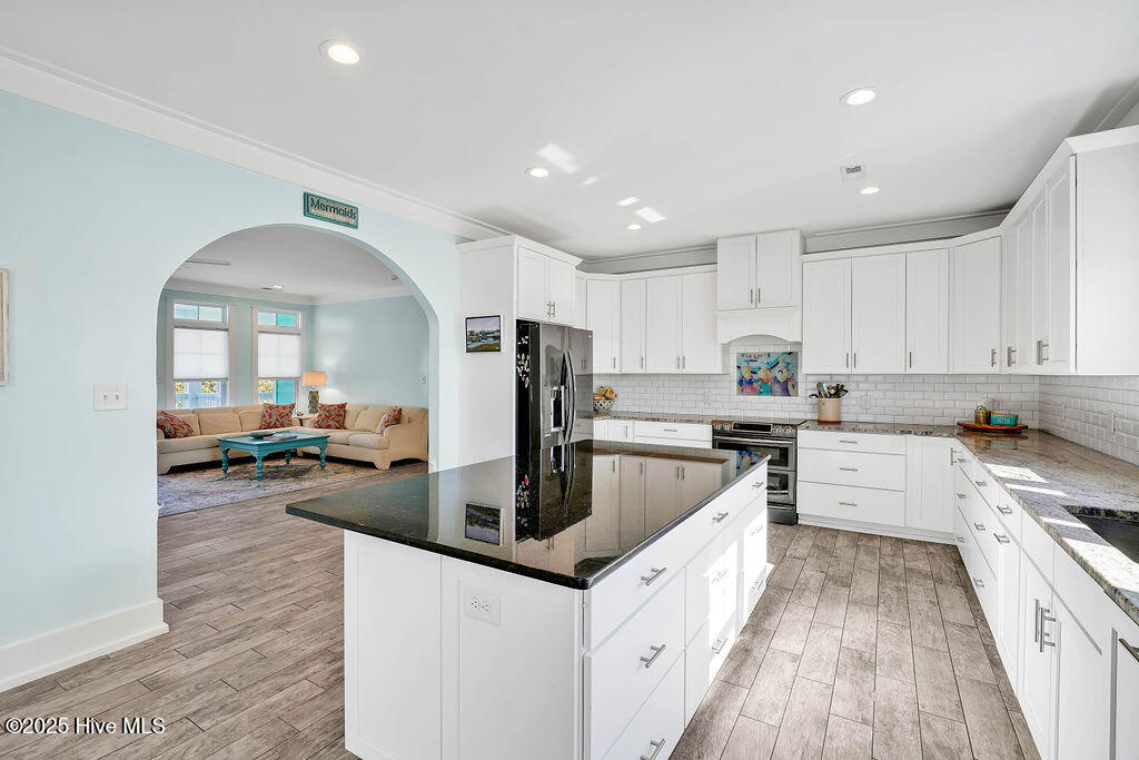 100516737 | Photo 17